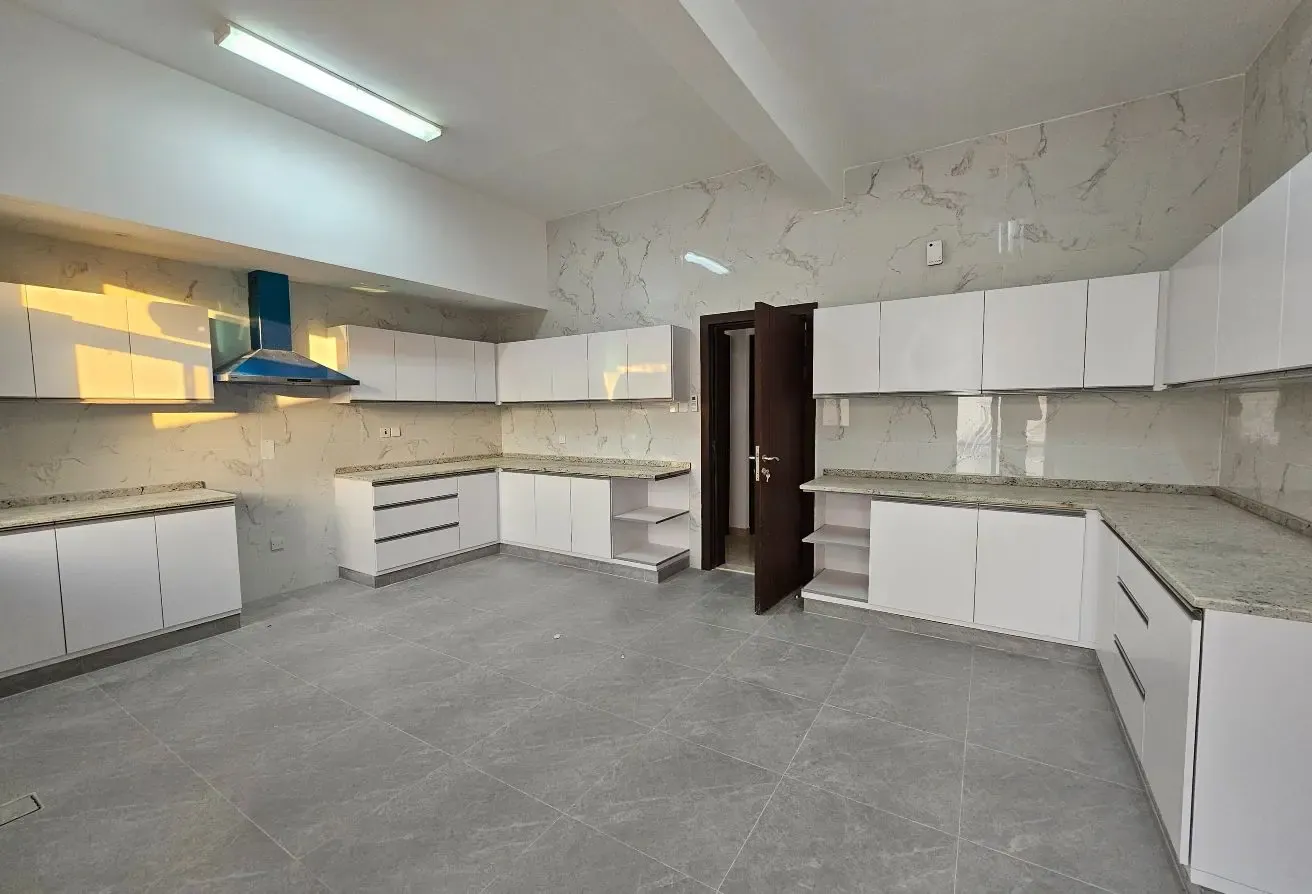 Renovated 4BR | Maids room | Garden