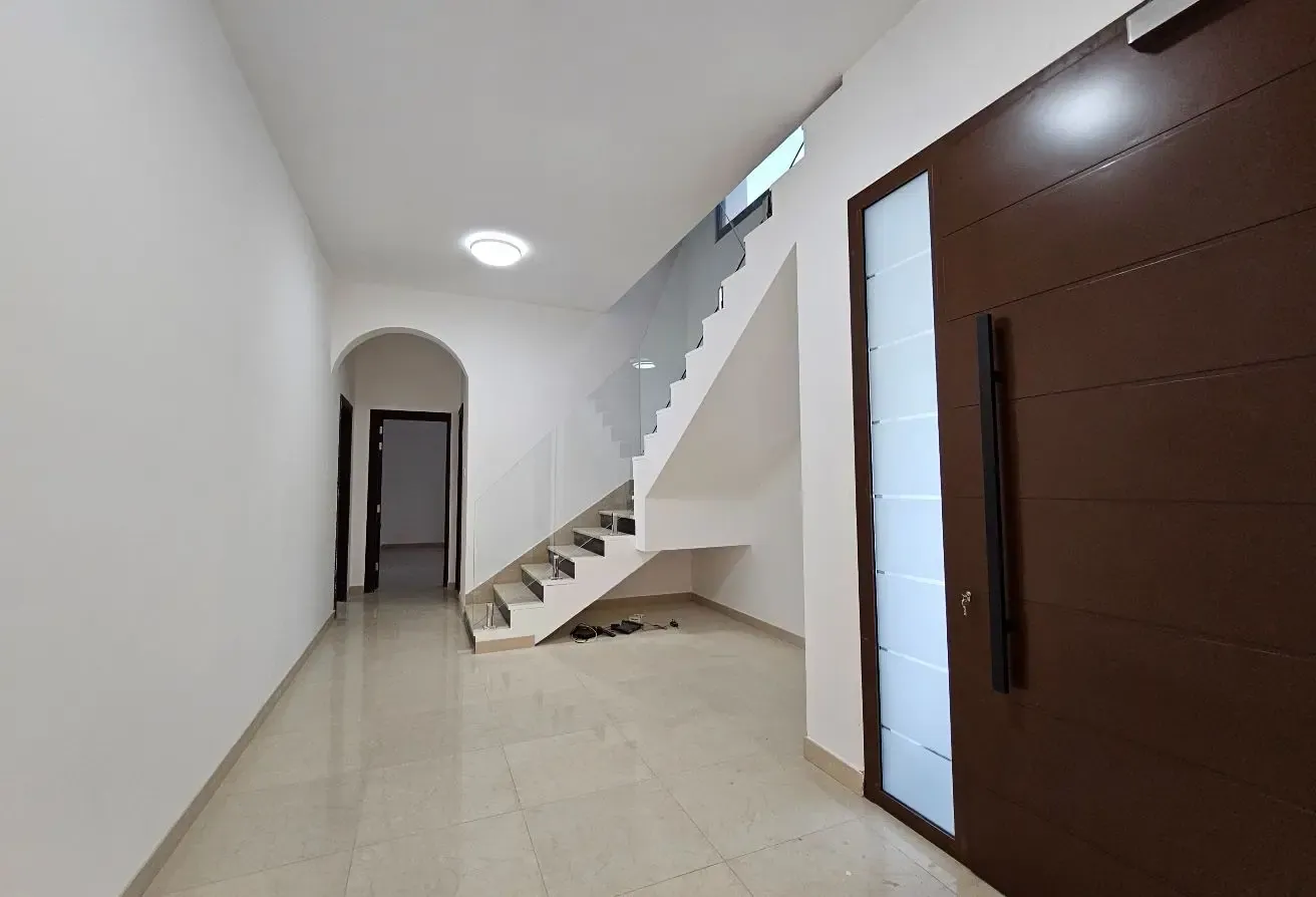 Renovated 4BR | Maids room | Garden