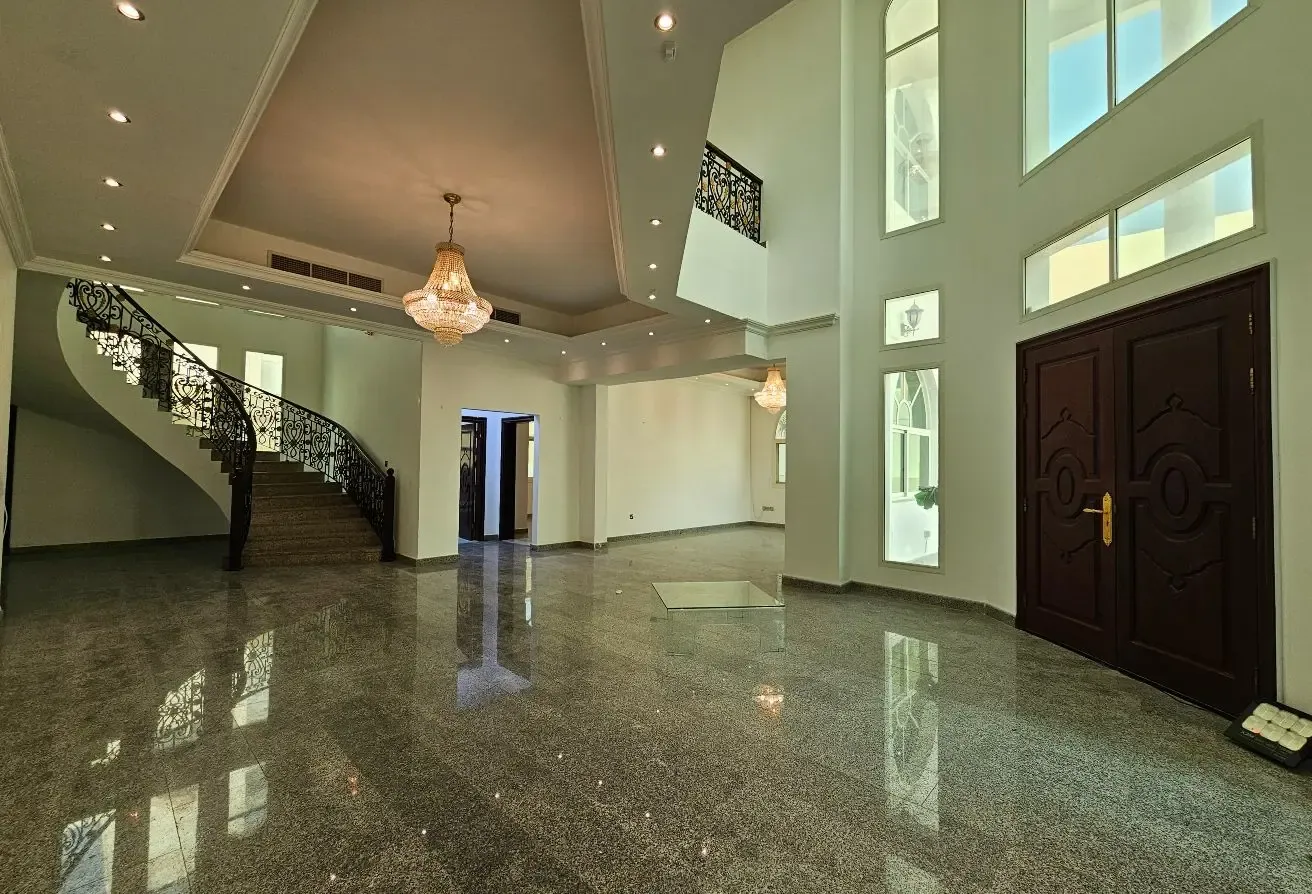 Spacious 4BR | Majilis | Kite beach side