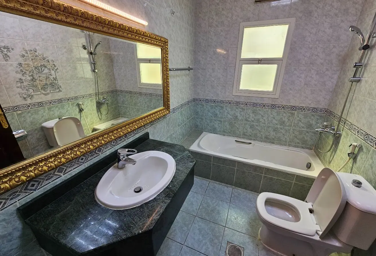 Spacious 4BR | Majilis | Kite beach side