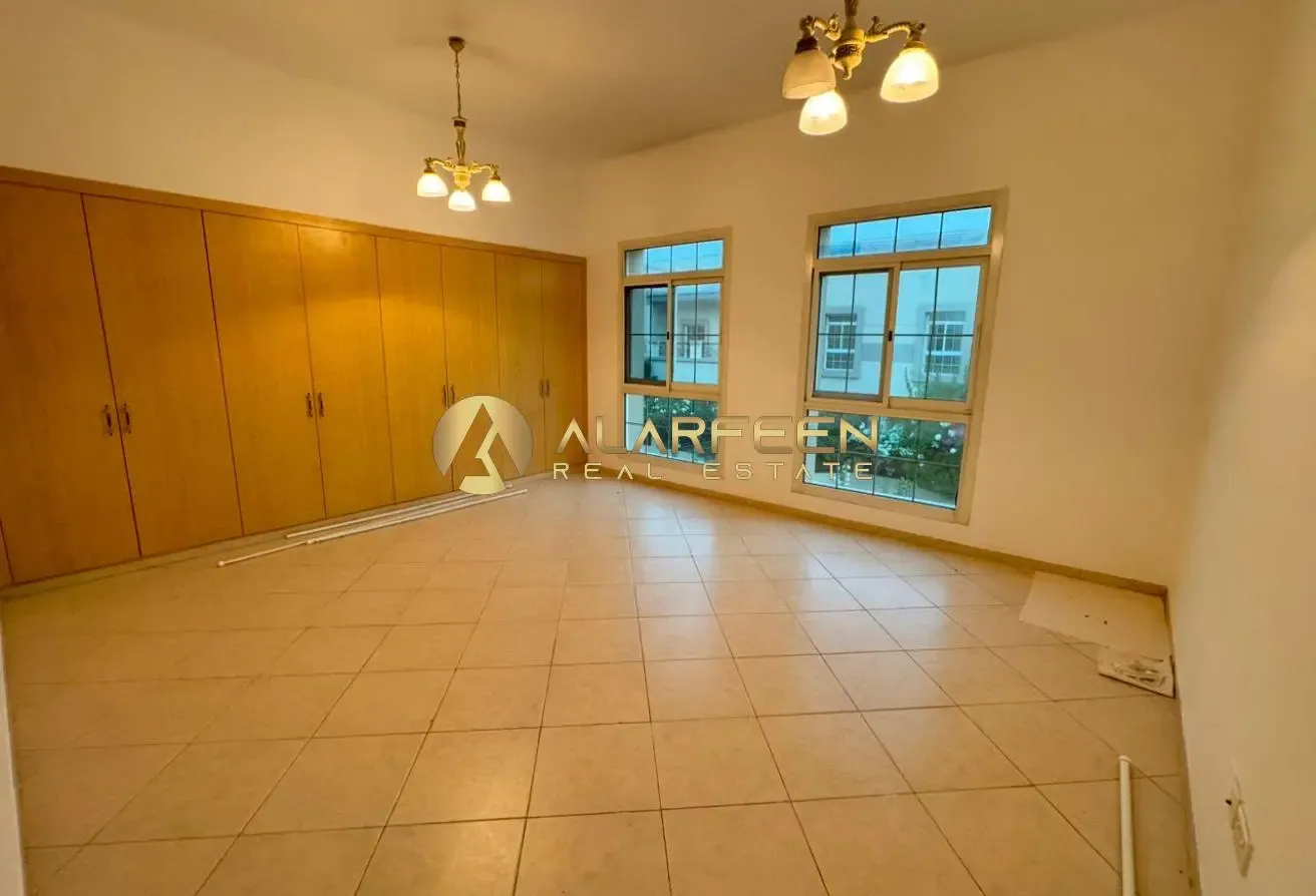 4 bedroom | Compound  Villa | Well Maintained