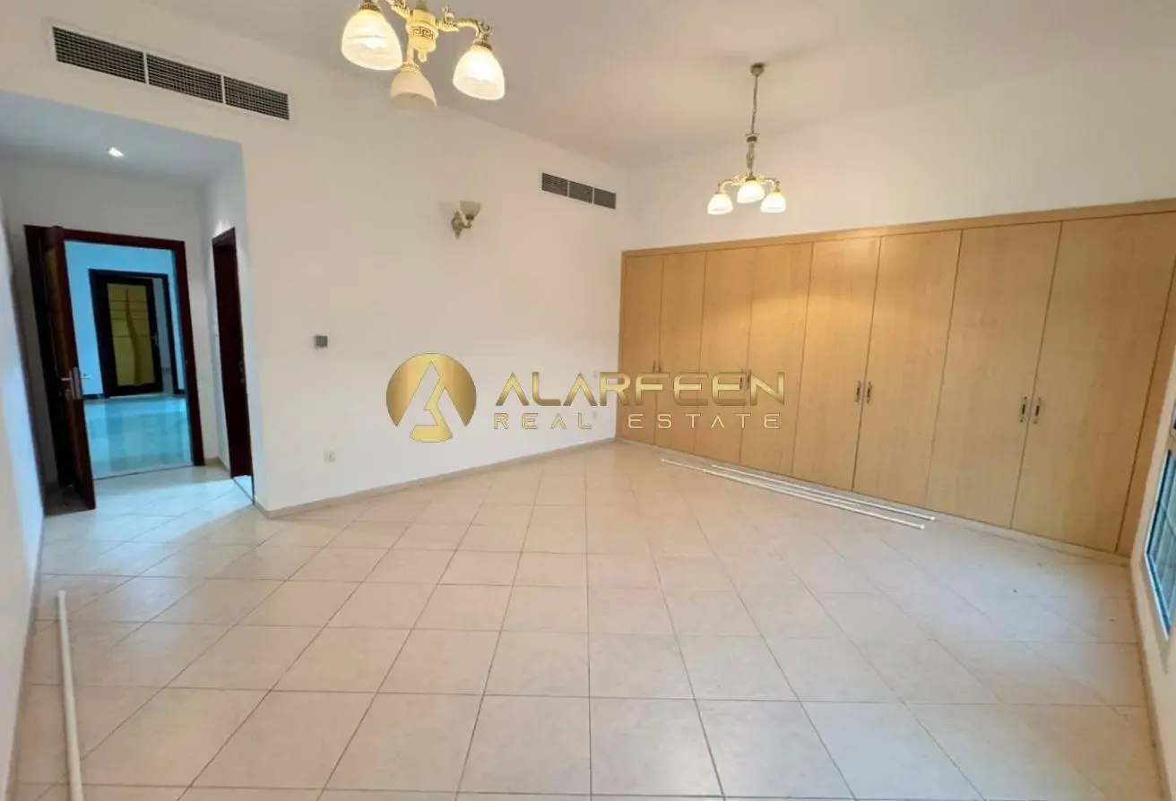 4 bedroom | Compound  Villa | Well Maintained