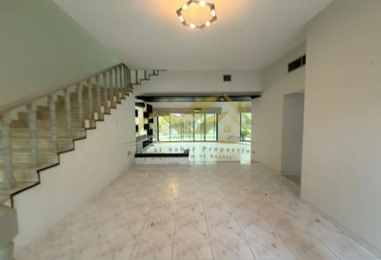 Modern 4 BR Villa with balcony | Neutral tones