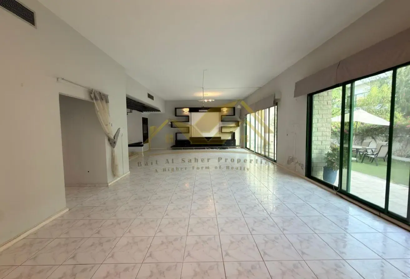 Modern 4 BR Villa with balcony | Neutral tones