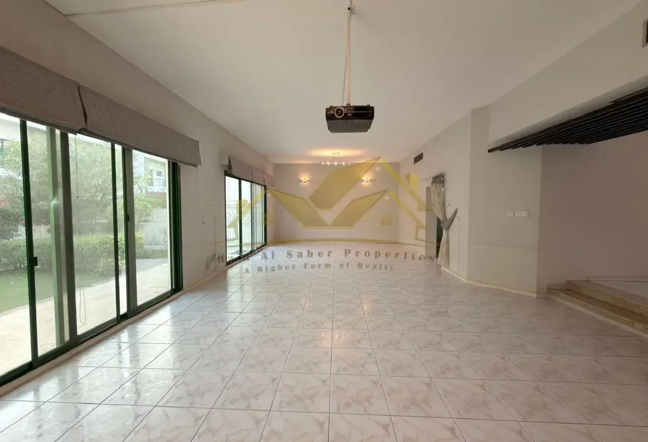 Modern 4 BR Villa with balcony | Neutral tones