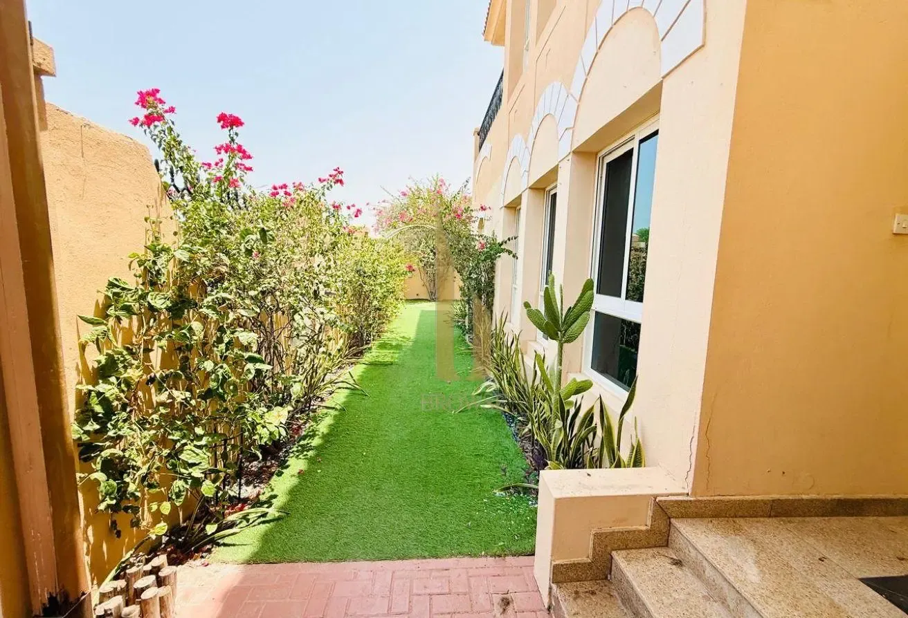 Shared Pool | 4BR Ensuite + Private Garden