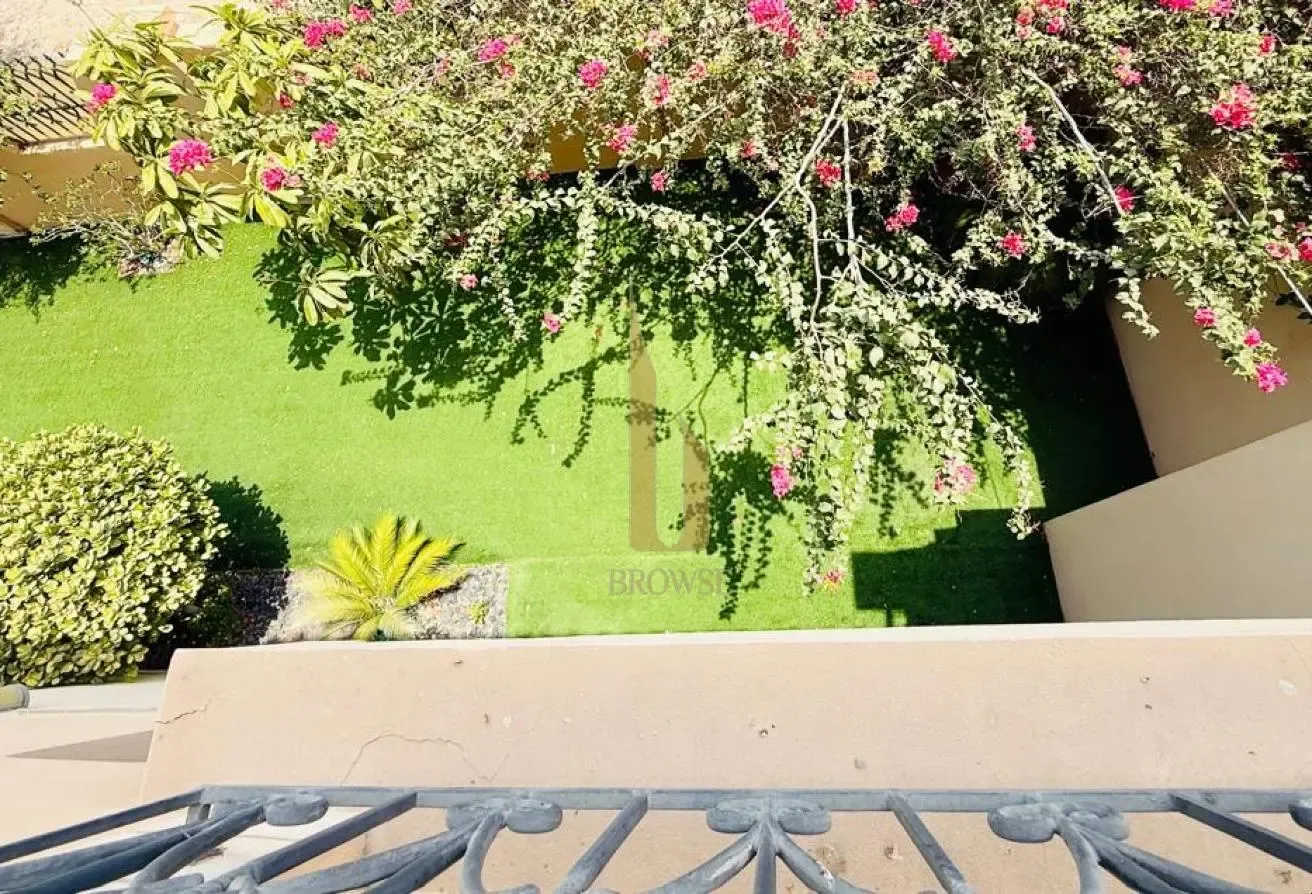 Shared Pool | 4BR Ensuite + Private Garden