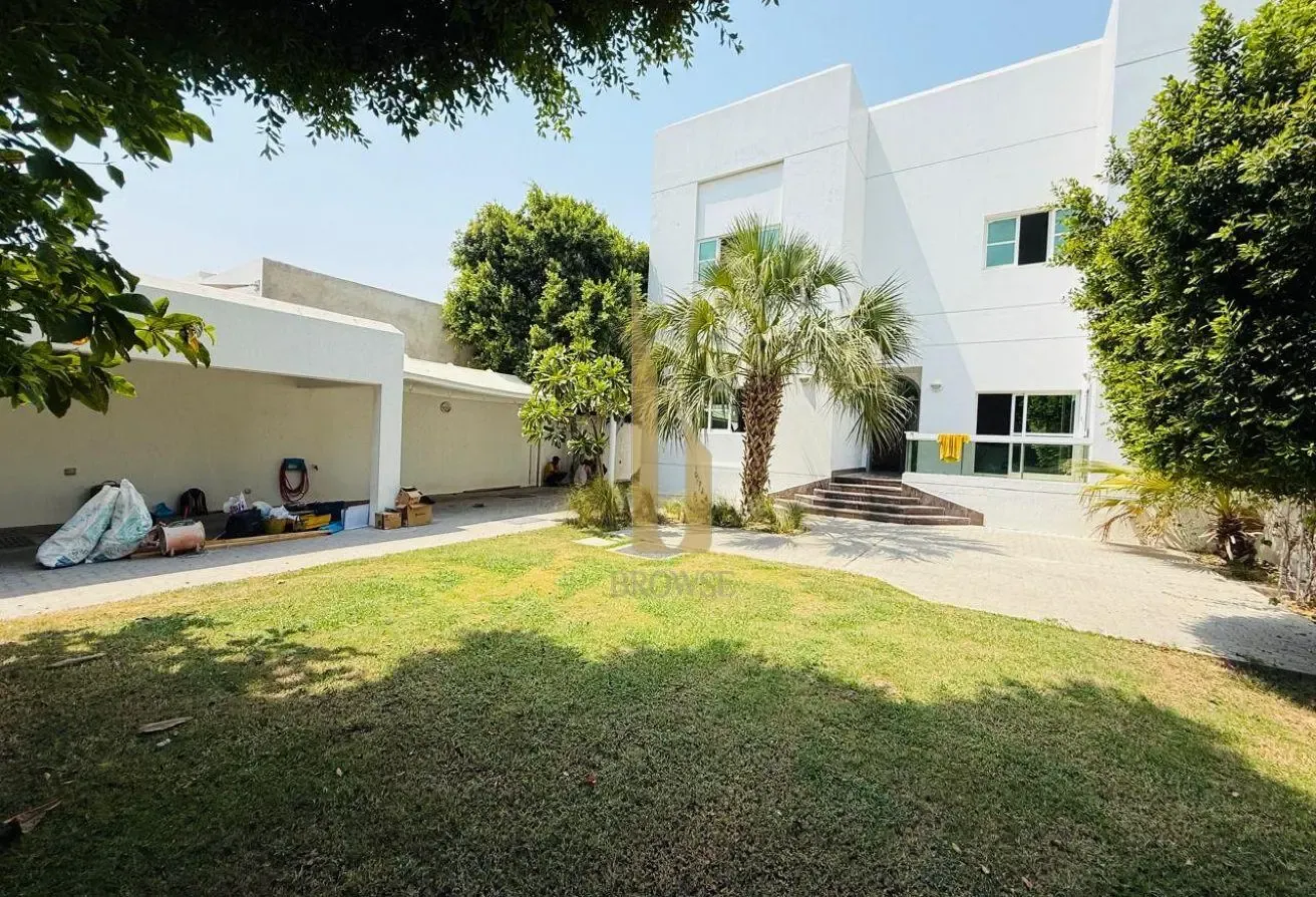 Spacious 4BR Villa l Private Garden l Maids Room