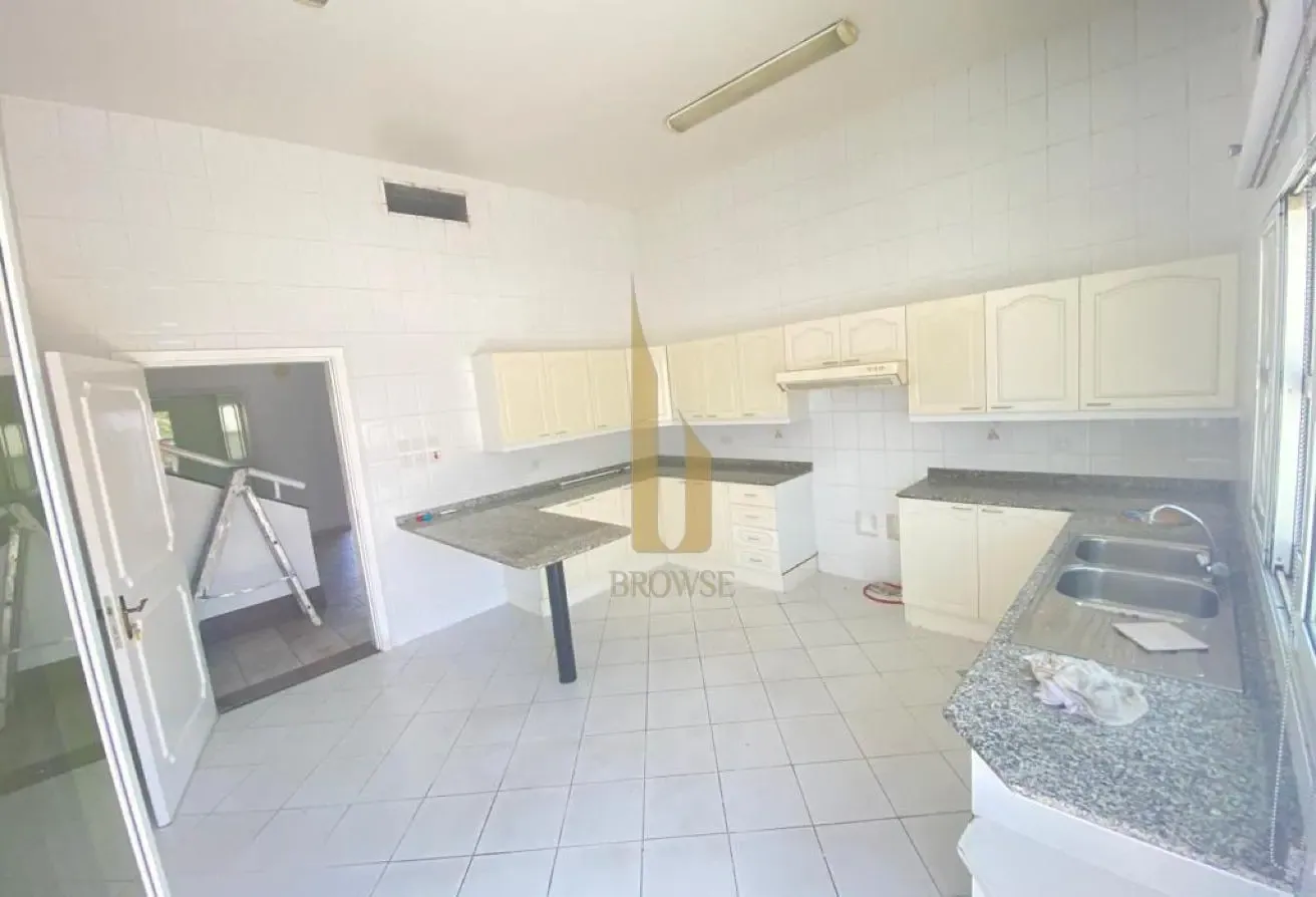 Spacious 4BR Villa l Private Garden l Maids Room