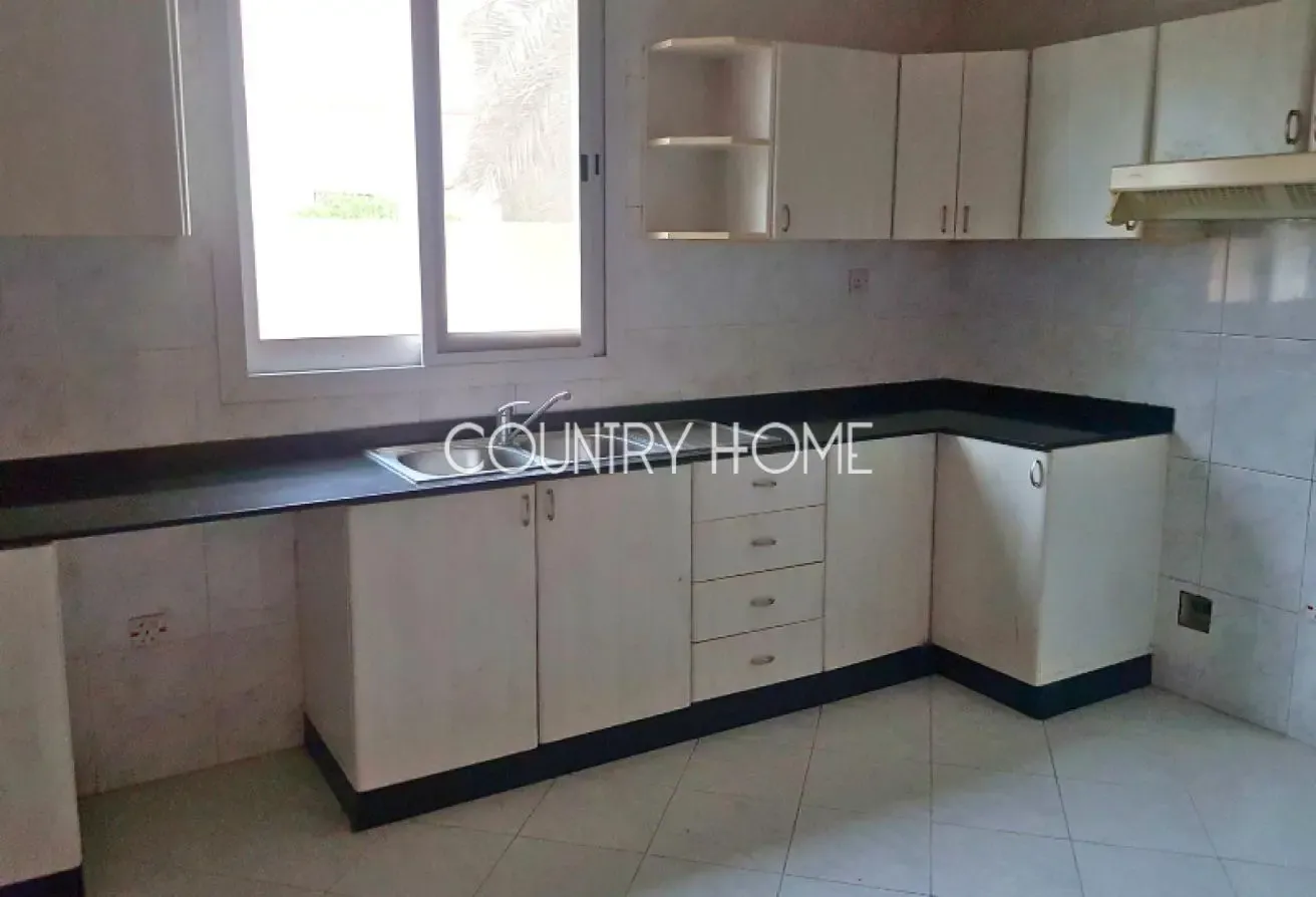 Family 4BR Villa | Garden and Shared Pool