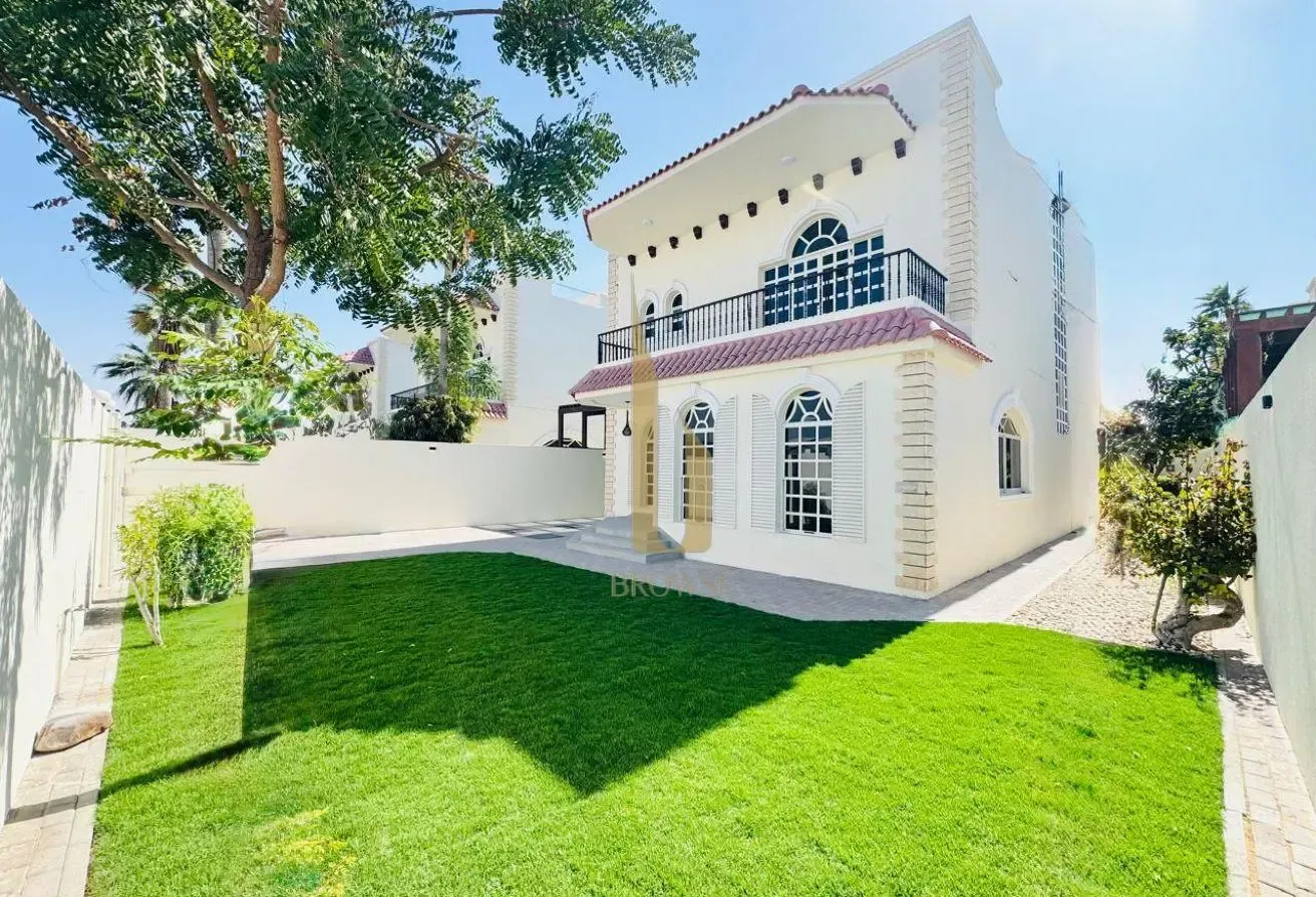 Renovated | Bathrooms+Kitchen+Flooring+Ceiling