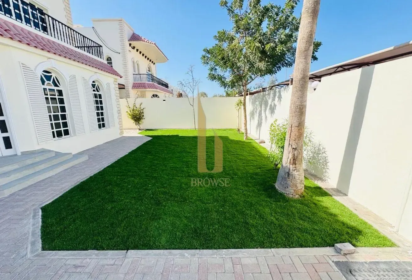 Renovated | Bathrooms+Kitchen+Flooring+Ceiling