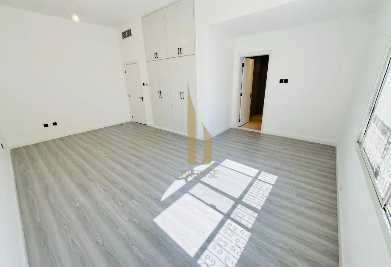 Renovated | Bathrooms+Kitchen+Flooring+Ceiling