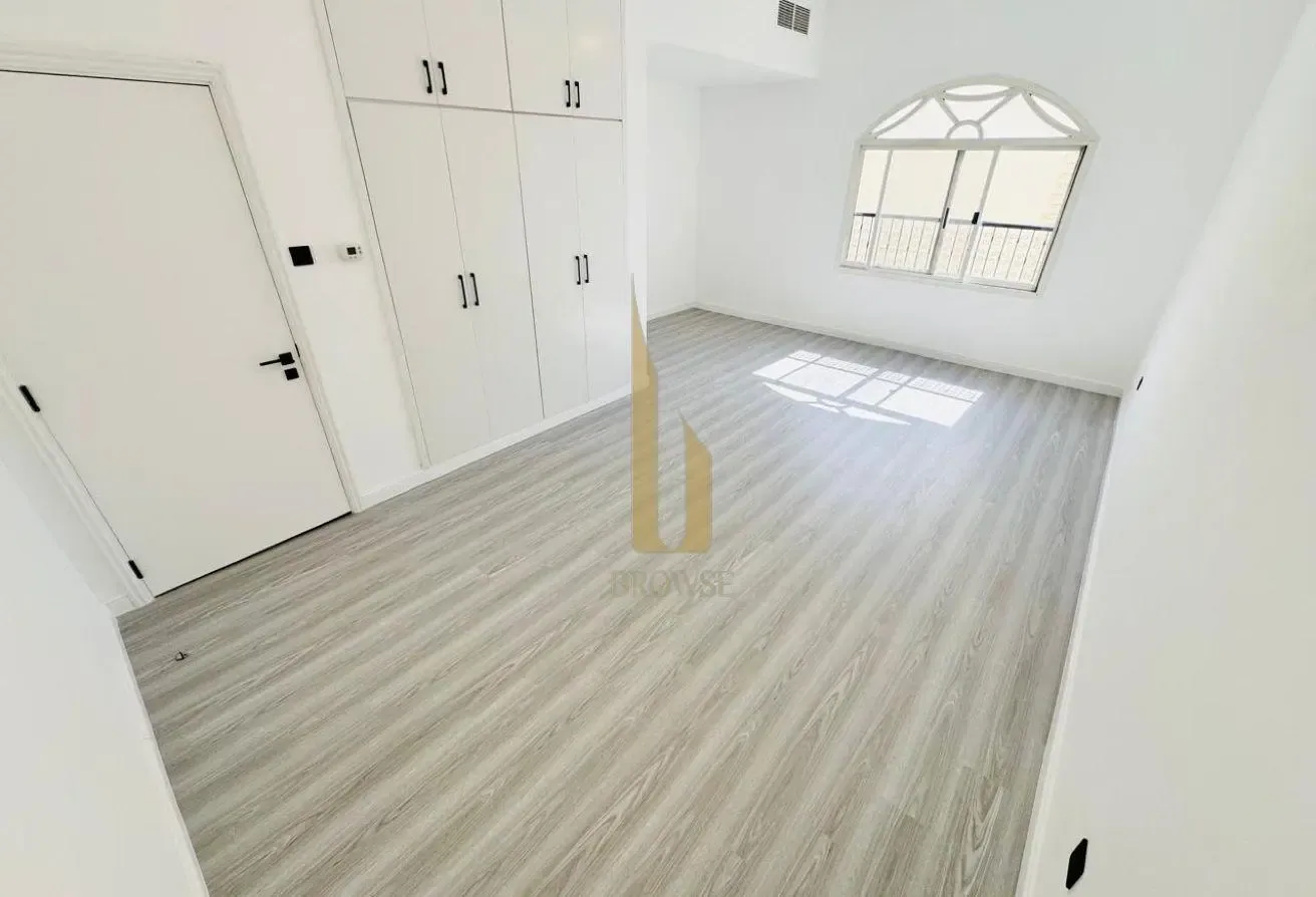 Renovated | Bathrooms+Kitchen+Flooring+Ceiling