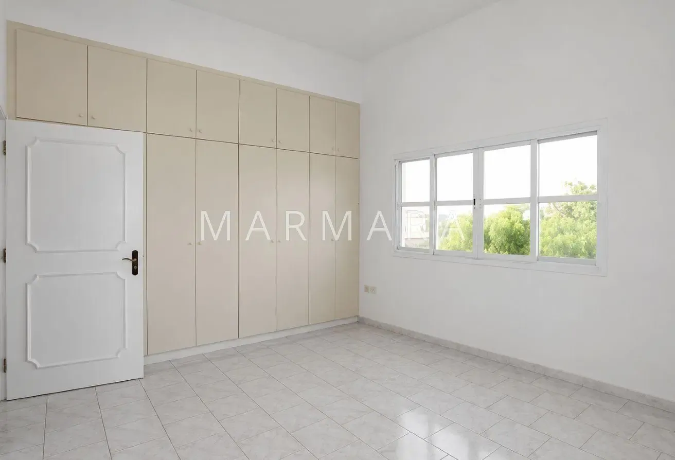 Charming 4 BR Villa | Private Garden| Umm Suqeim 1