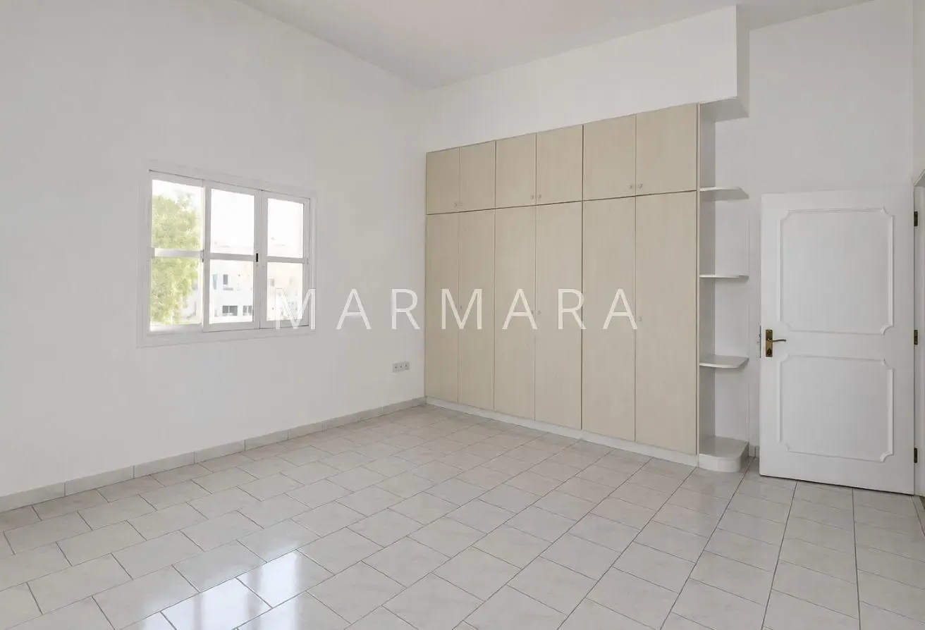 Charming 4 BR Villa | Private Garden| Umm Suqeim 1
