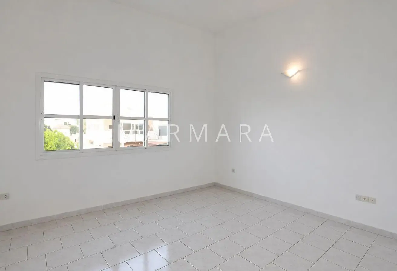 Charming 4 BR Villa | Private Garden| Umm Suqeim 1