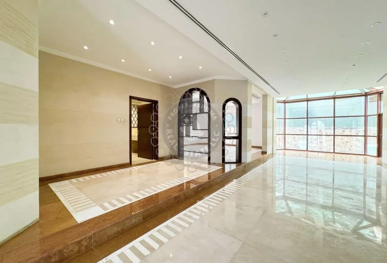 Exclusive Luxury 4-Bedroom Villa with Private Pool