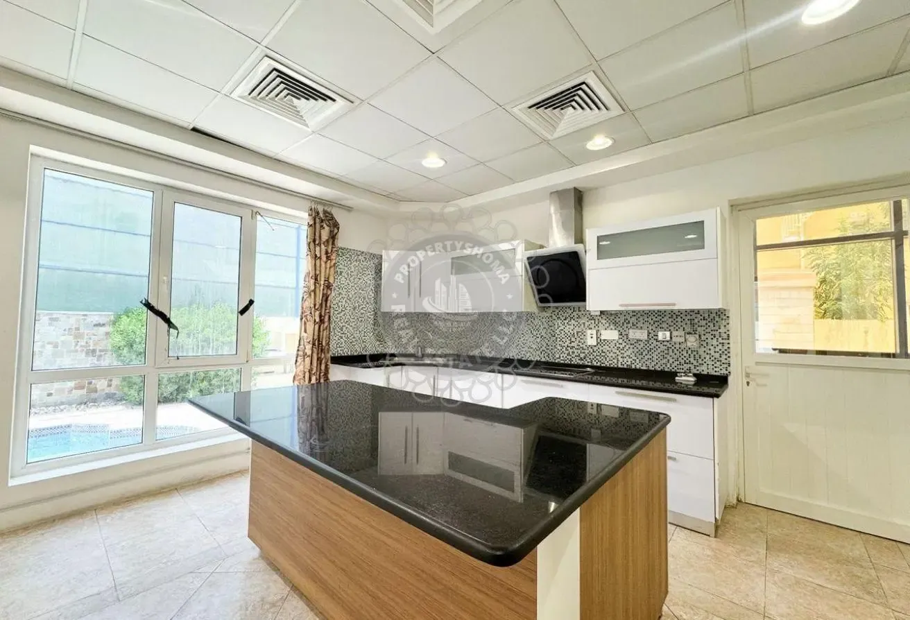 Exclusive Luxury 4-Bedroom Villa with Private Pool