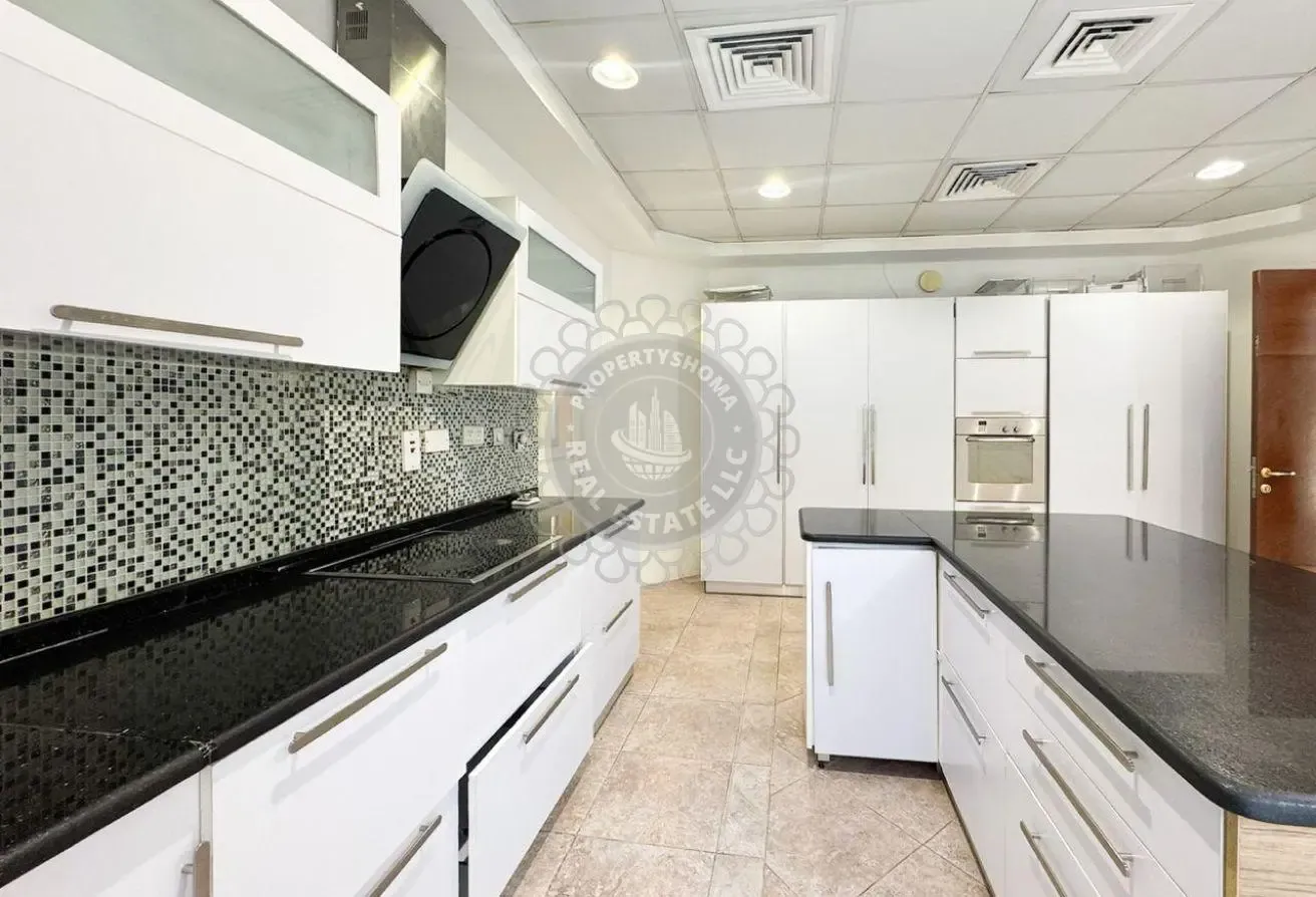 Exclusive Luxury 4-Bedroom Villa with Private Pool