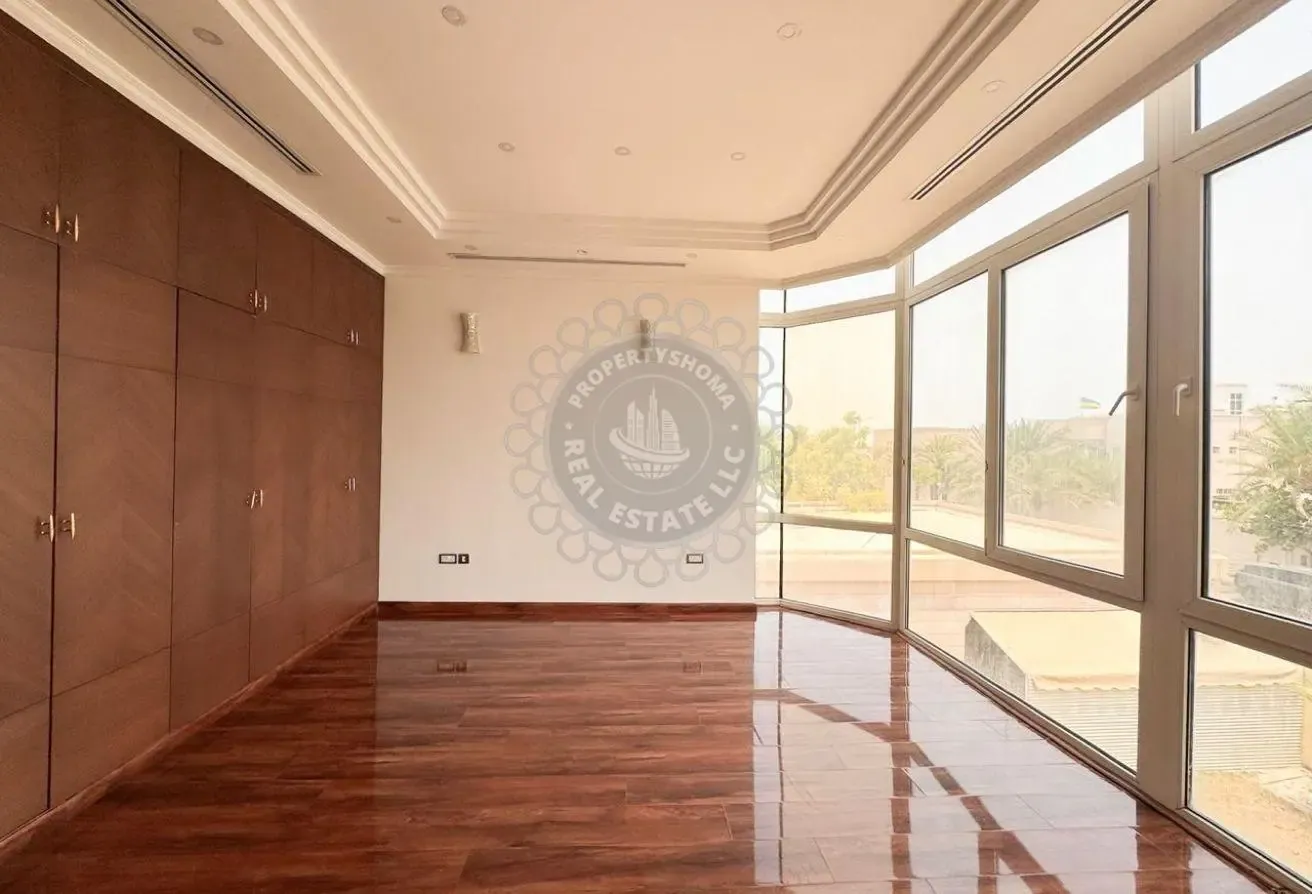 Exclusive Luxury 4-Bedroom Villa with Private Pool