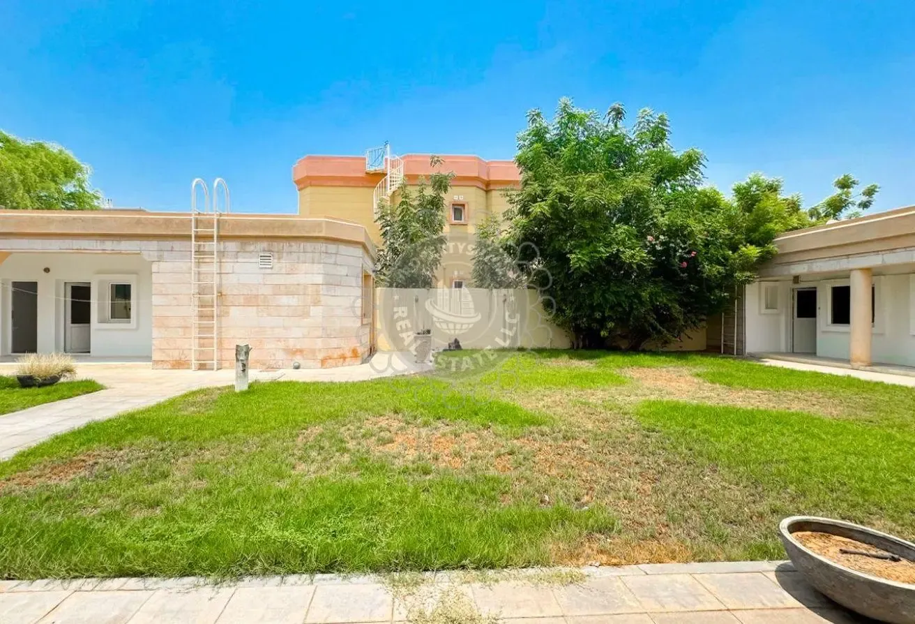 Exclusive Luxury 4-Bedroom Villa with Private Pool