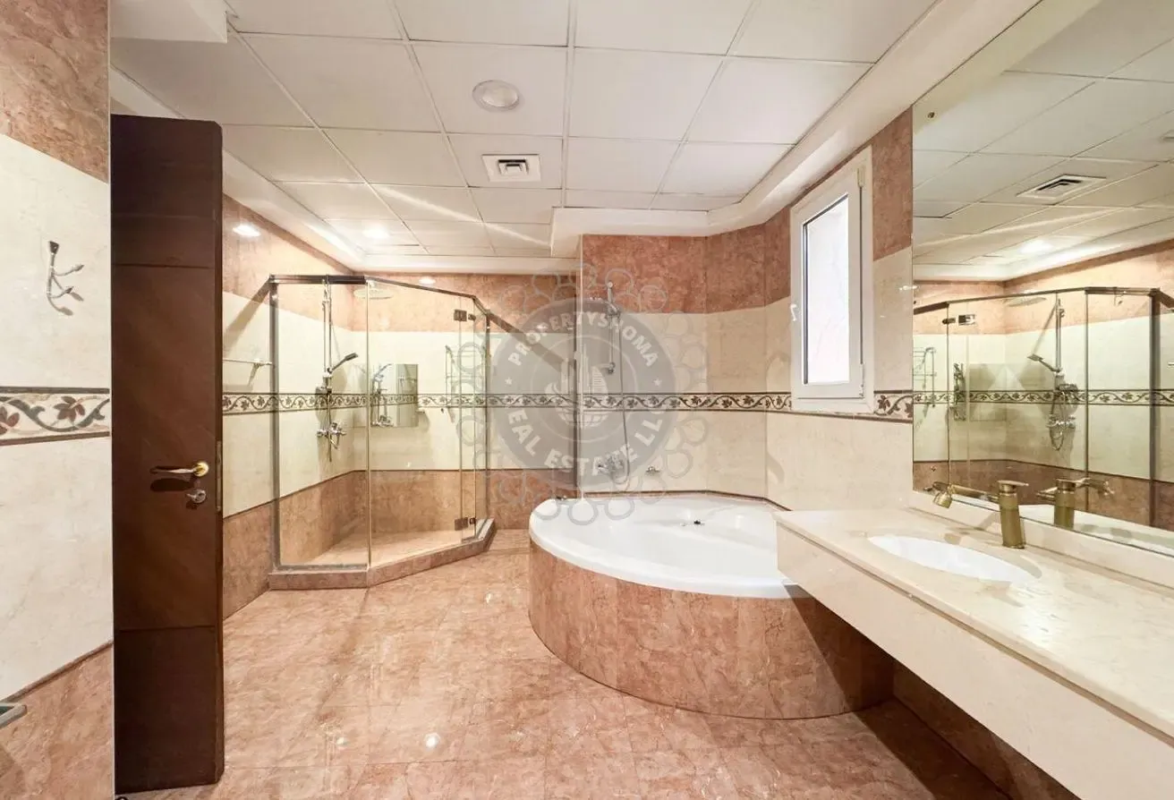 Exclusive Luxury 4-Bedroom Villa with Private Pool