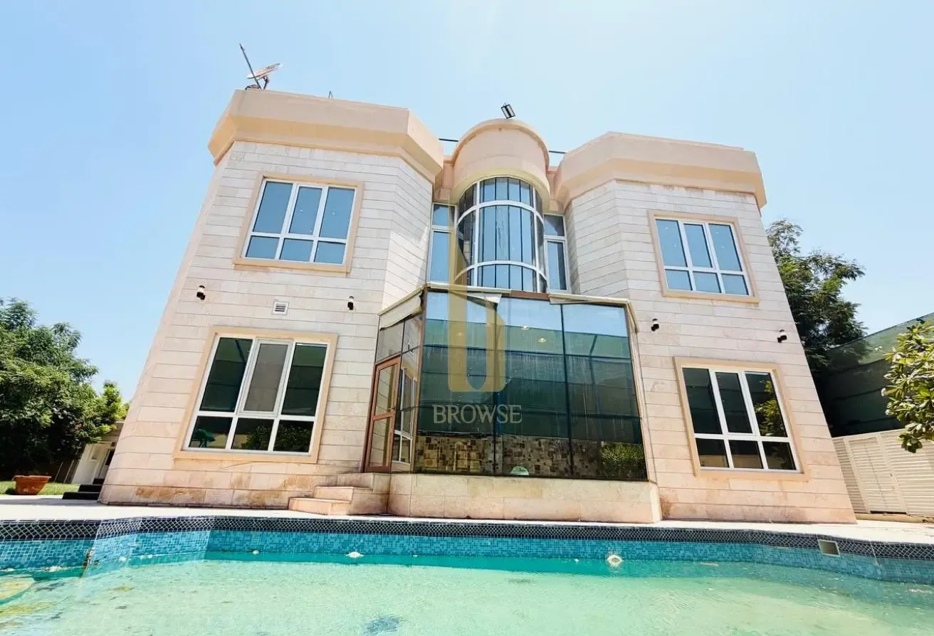 Luxurious Private Pool+Garden | Service Block
