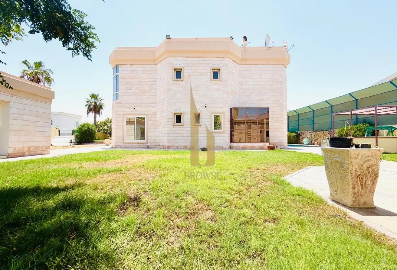 Luxurious Private Pool+Garden | Service Block