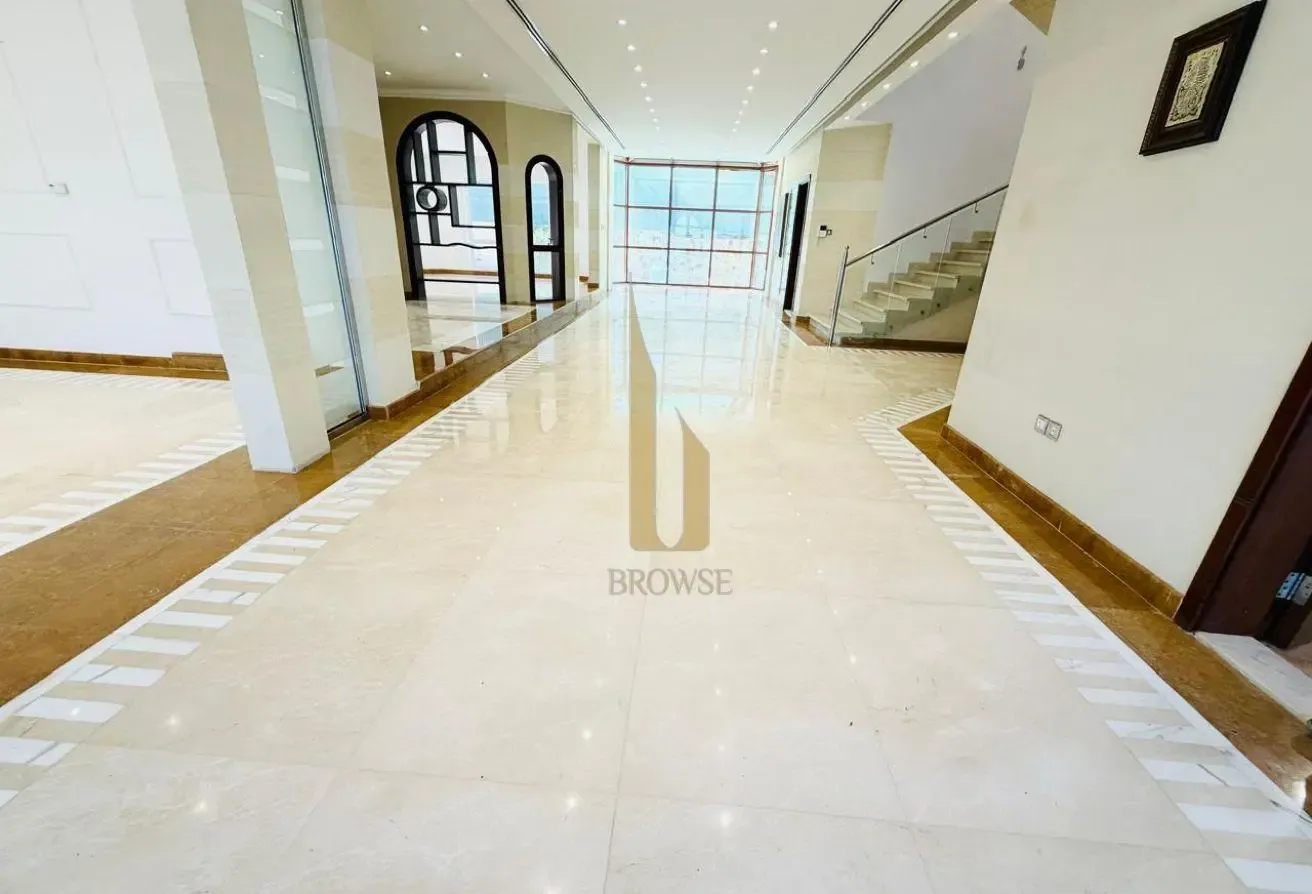Luxurious Private Pool+Garden | Service Block