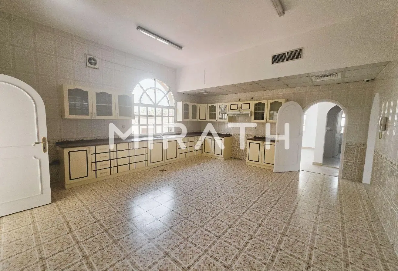 Independent Villa | Private Garden | Close to Park