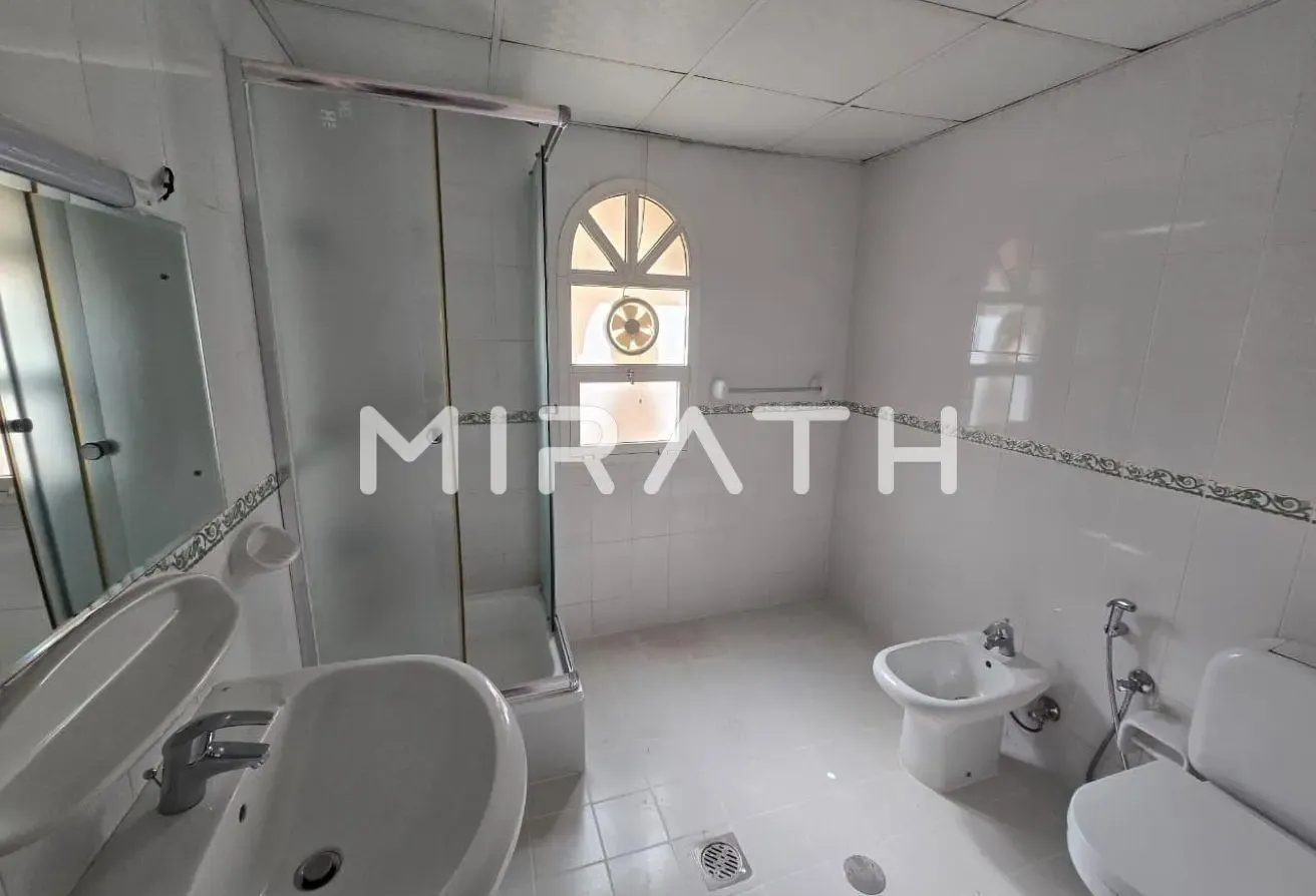 Independent Villa | Private Garden | Close to Park