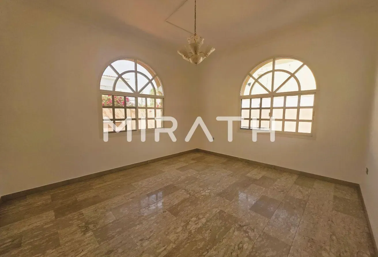 Independent Villa | Private Garden | Close to Park