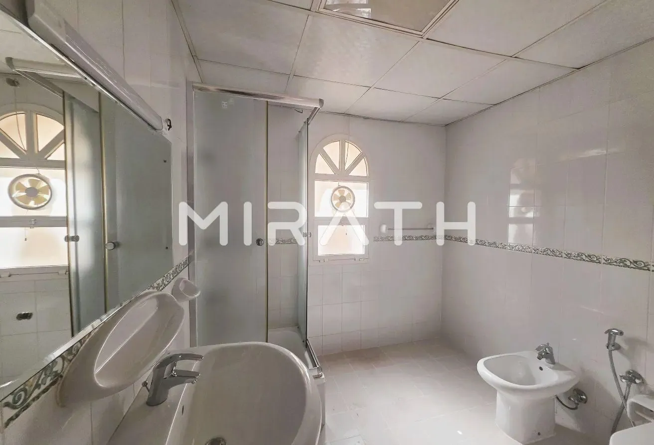 Independent Villa | Private Garden | Close to Park