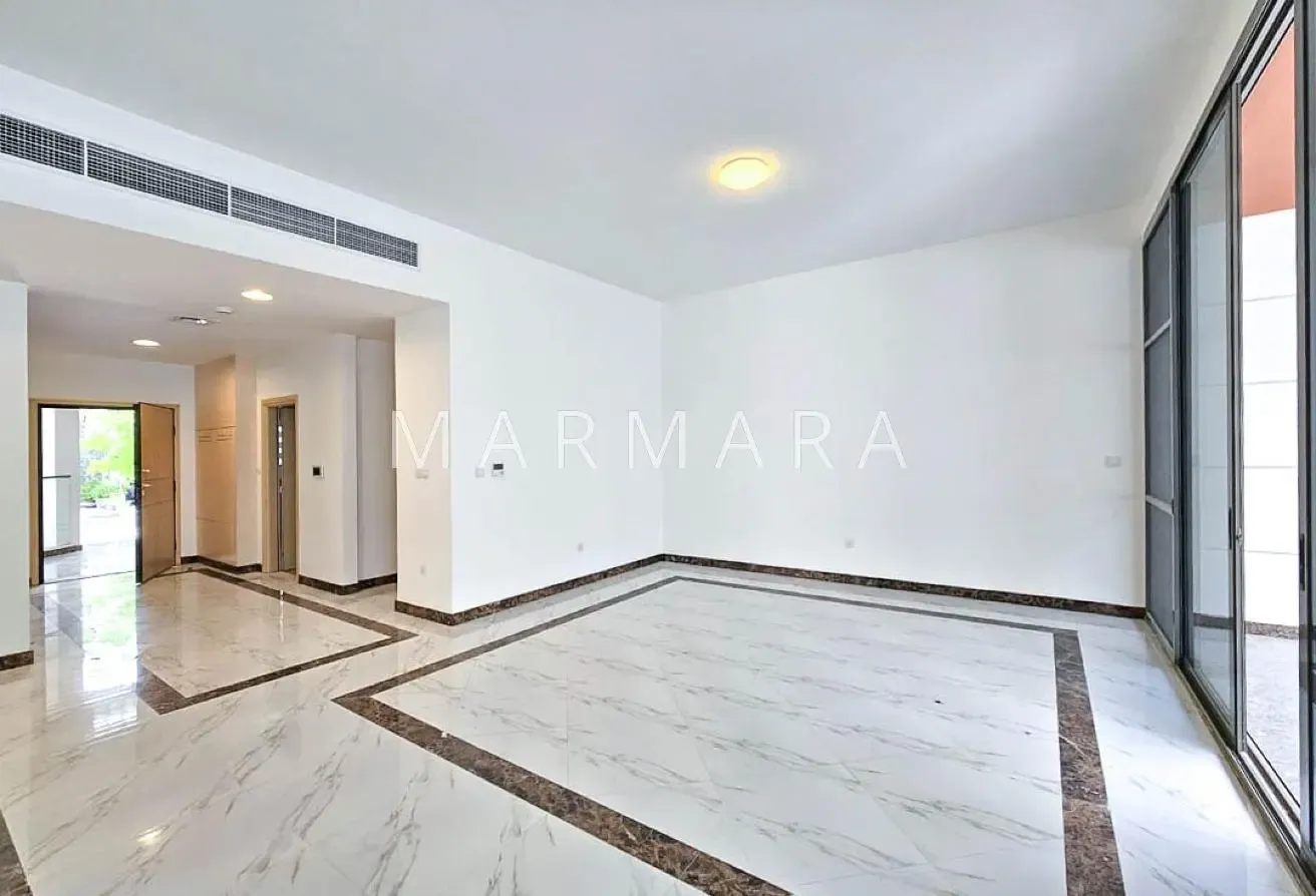 Luxury 4BR Villa | Private Garden | Prime Area