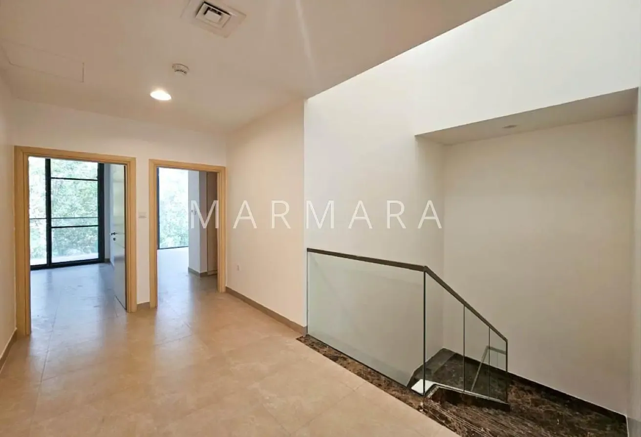 Luxury 4BR Villa | Private Garden | Prime Area