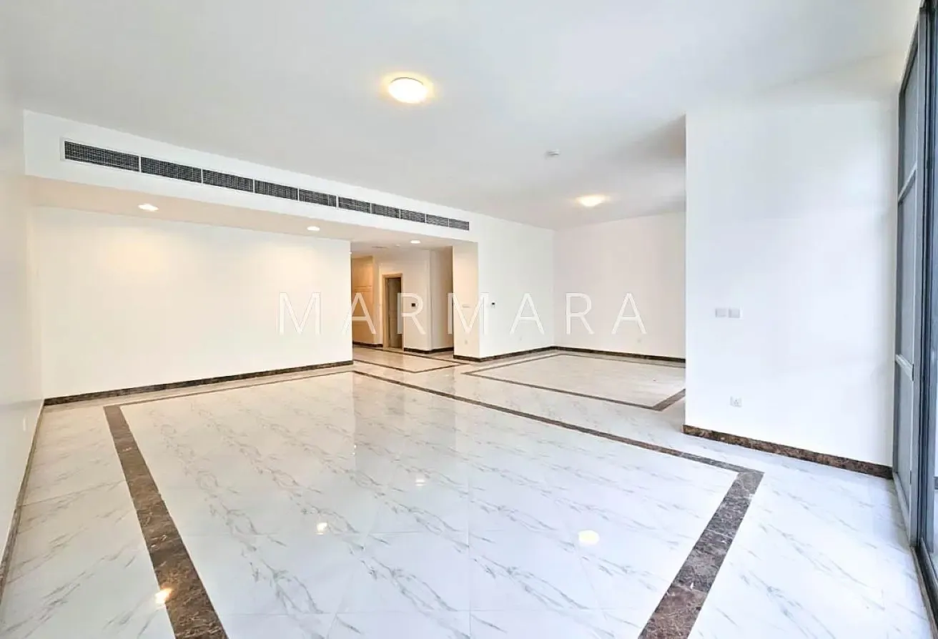 Luxury 4BR Villa | Private Garden | Prime Area
