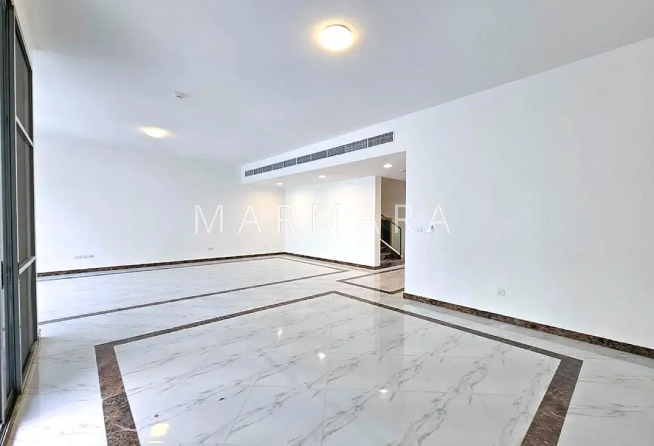 Luxury 4BR Villa | Private Garden | Prime Area
