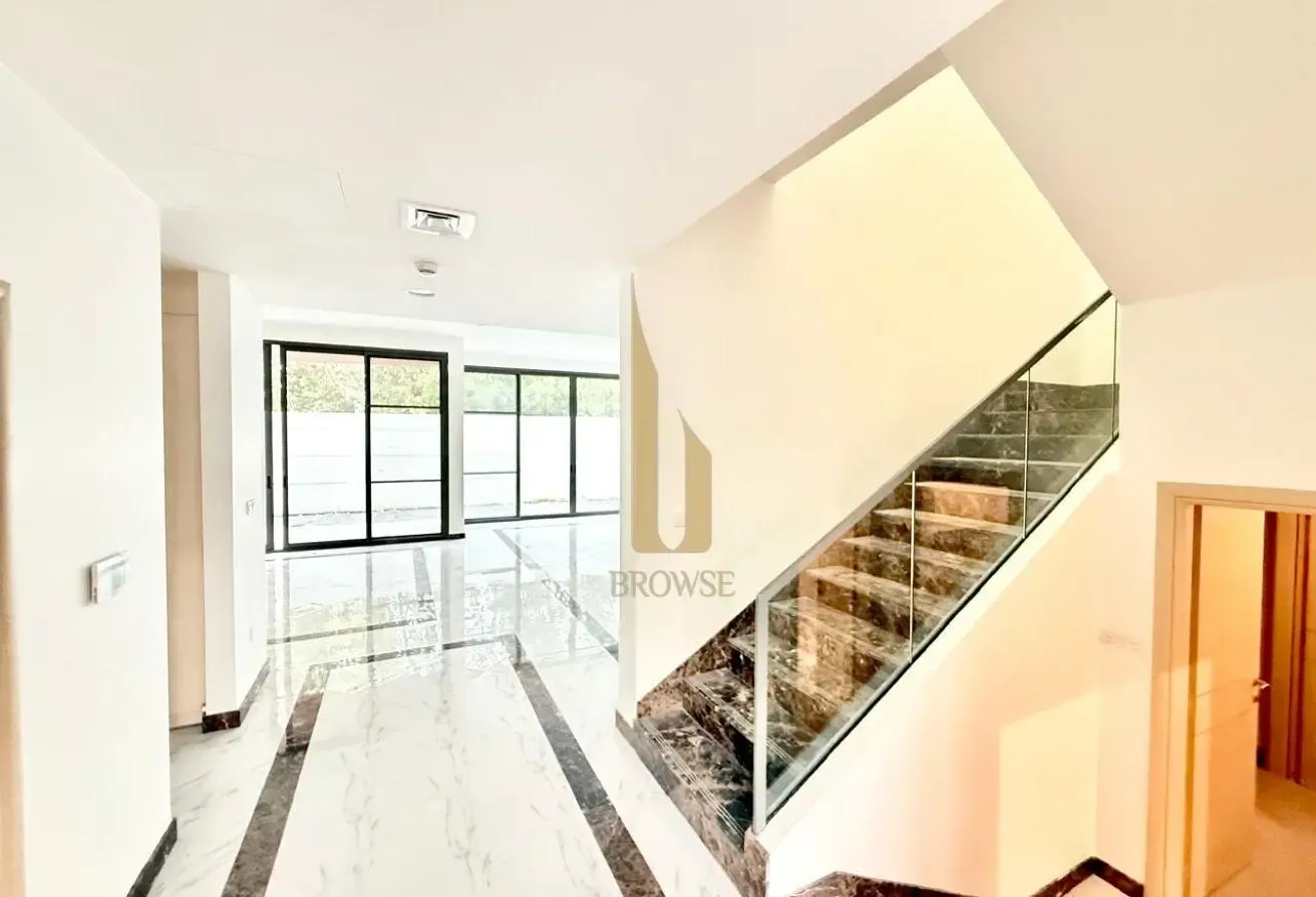 Compound Villa l Private Garden l Shared Pool+Gym