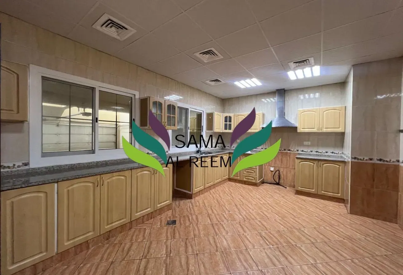 4 Bed Compound villa | Shared Pool |Umm Suqeim 2