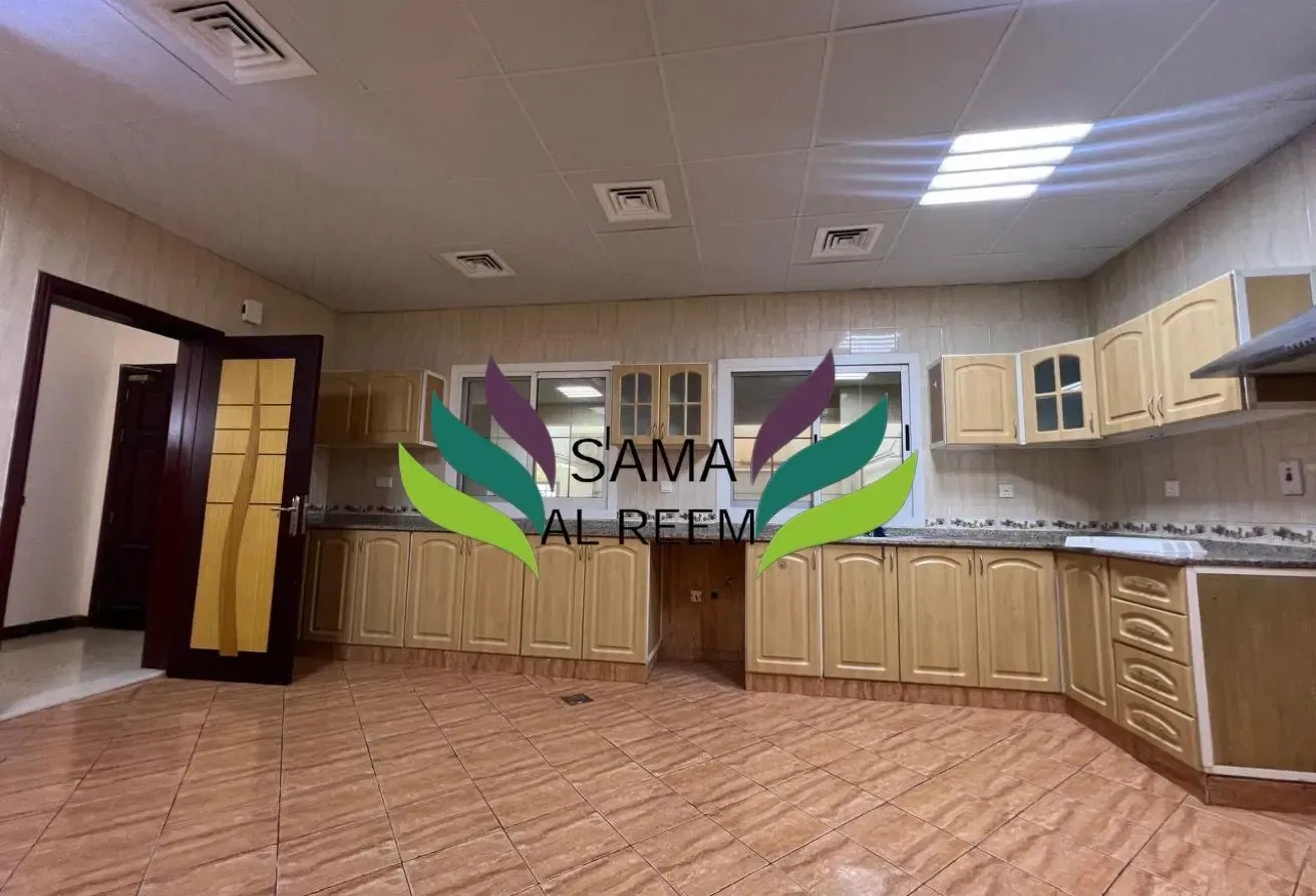 4 Bed Compound villa | Shared Pool |Umm Suqeim 2