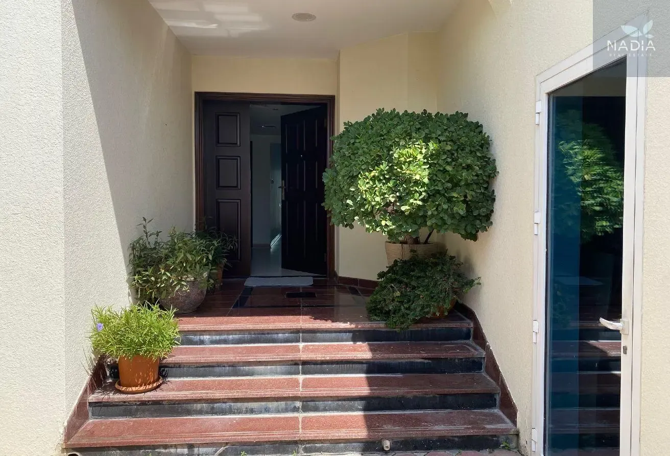 Semi-Detached Villa 4BR | Pool | Burj Al Arab View