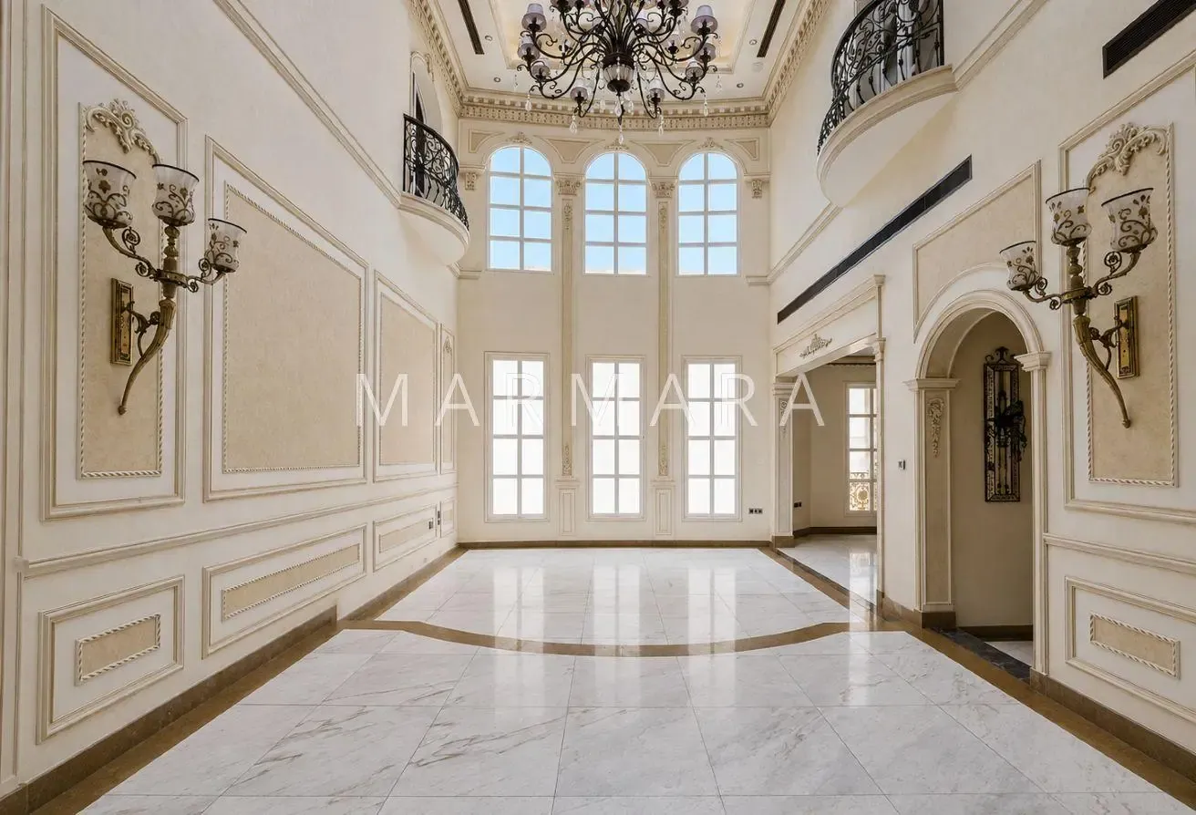Luxurious | 4-Bed | Prime Area | Elevator | Pool