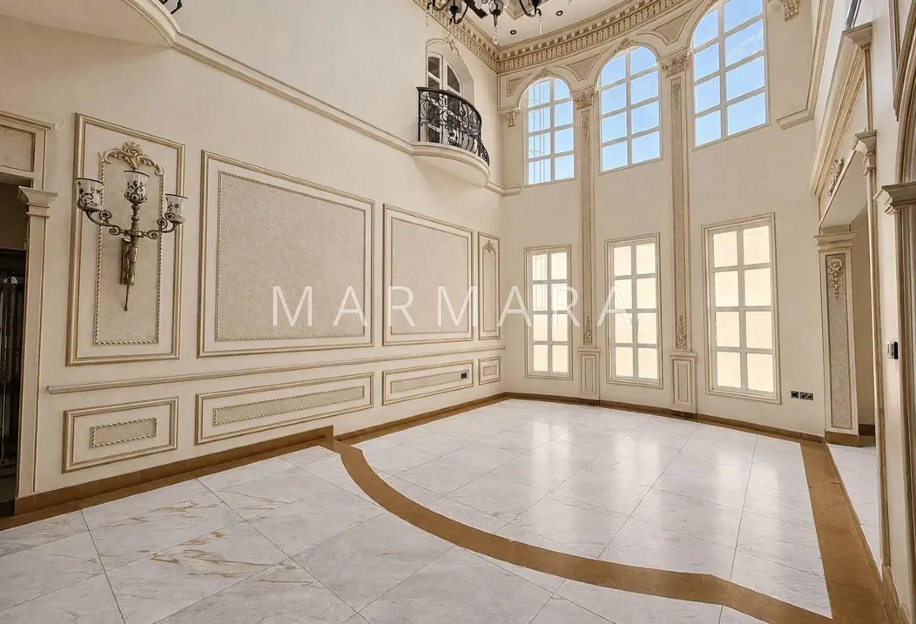 Luxurious | 4-Bed | Prime Area | Elevator | Pool