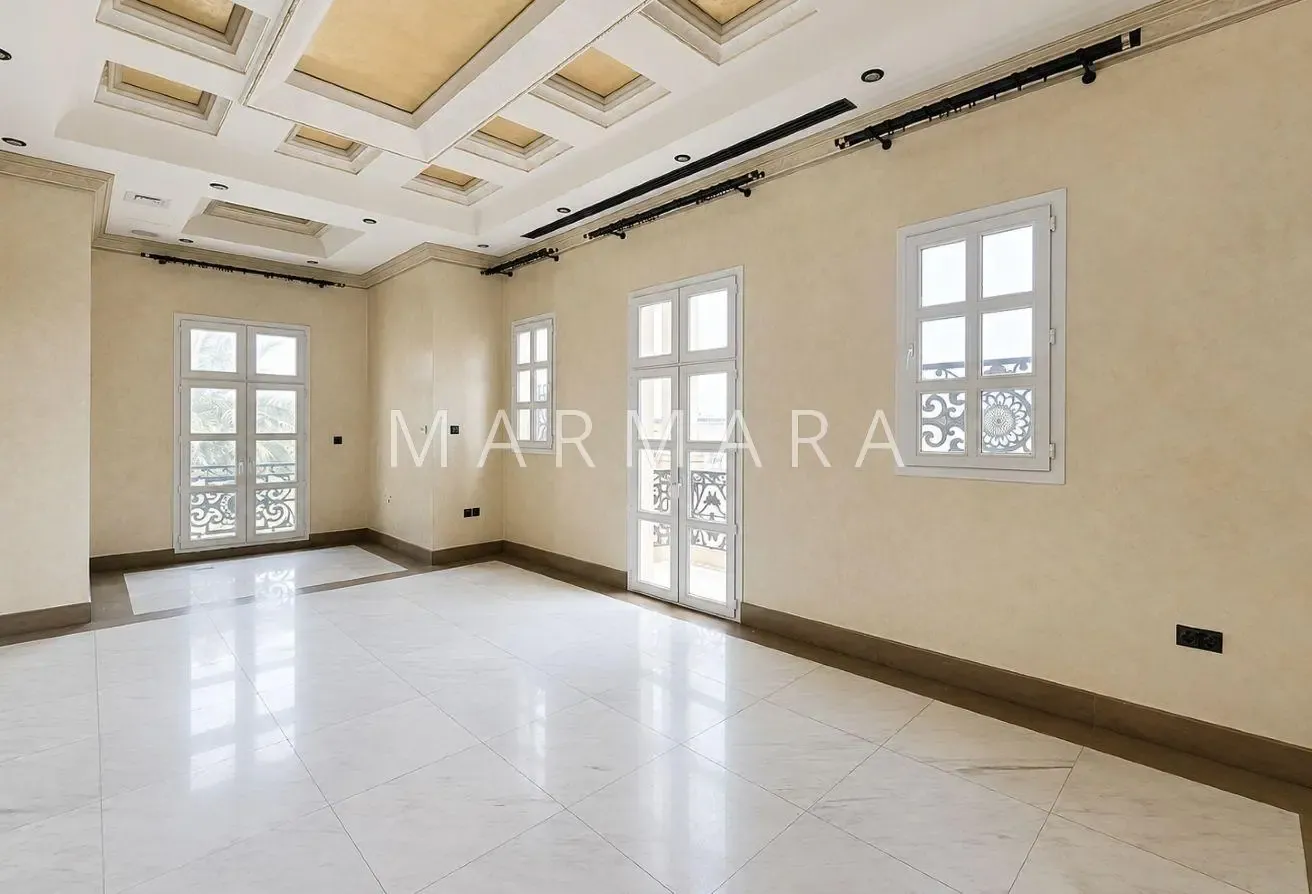 Luxurious | 4-Bed | Prime Area | Elevator | Pool