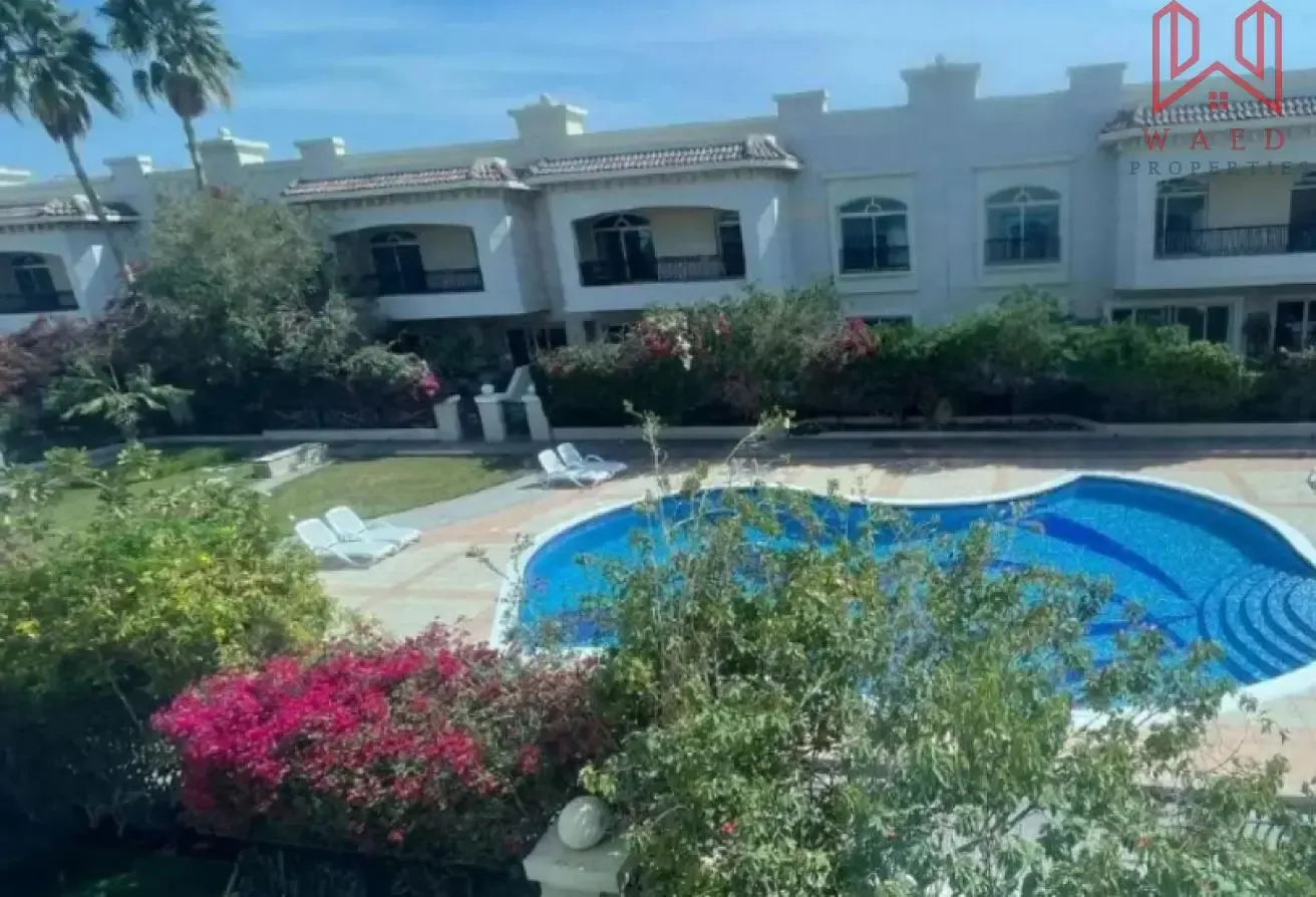Stunning 4BR Villa|Private Garden |Prime Location|