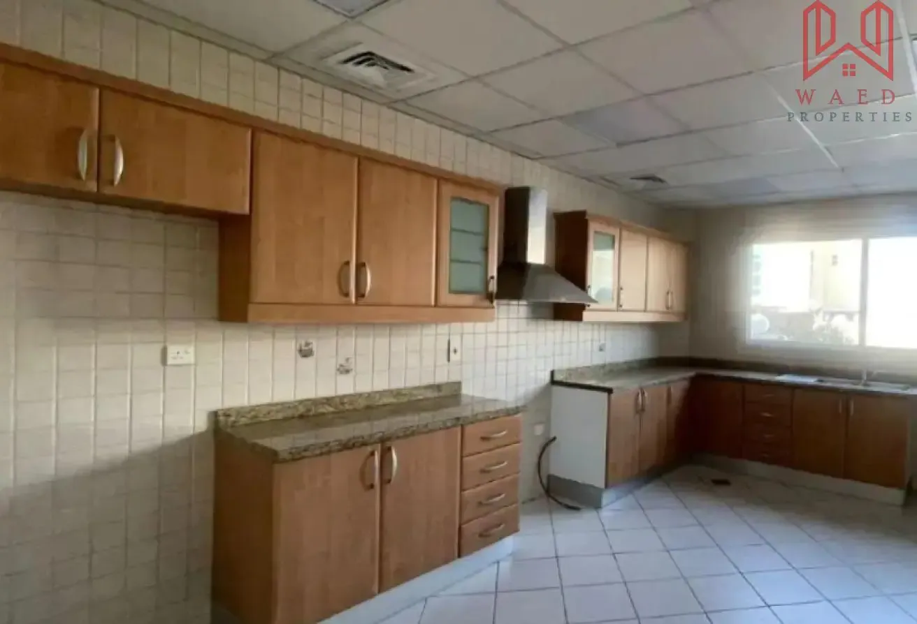 Stunning 4BR Villa|Private Garden |Prime Location|
