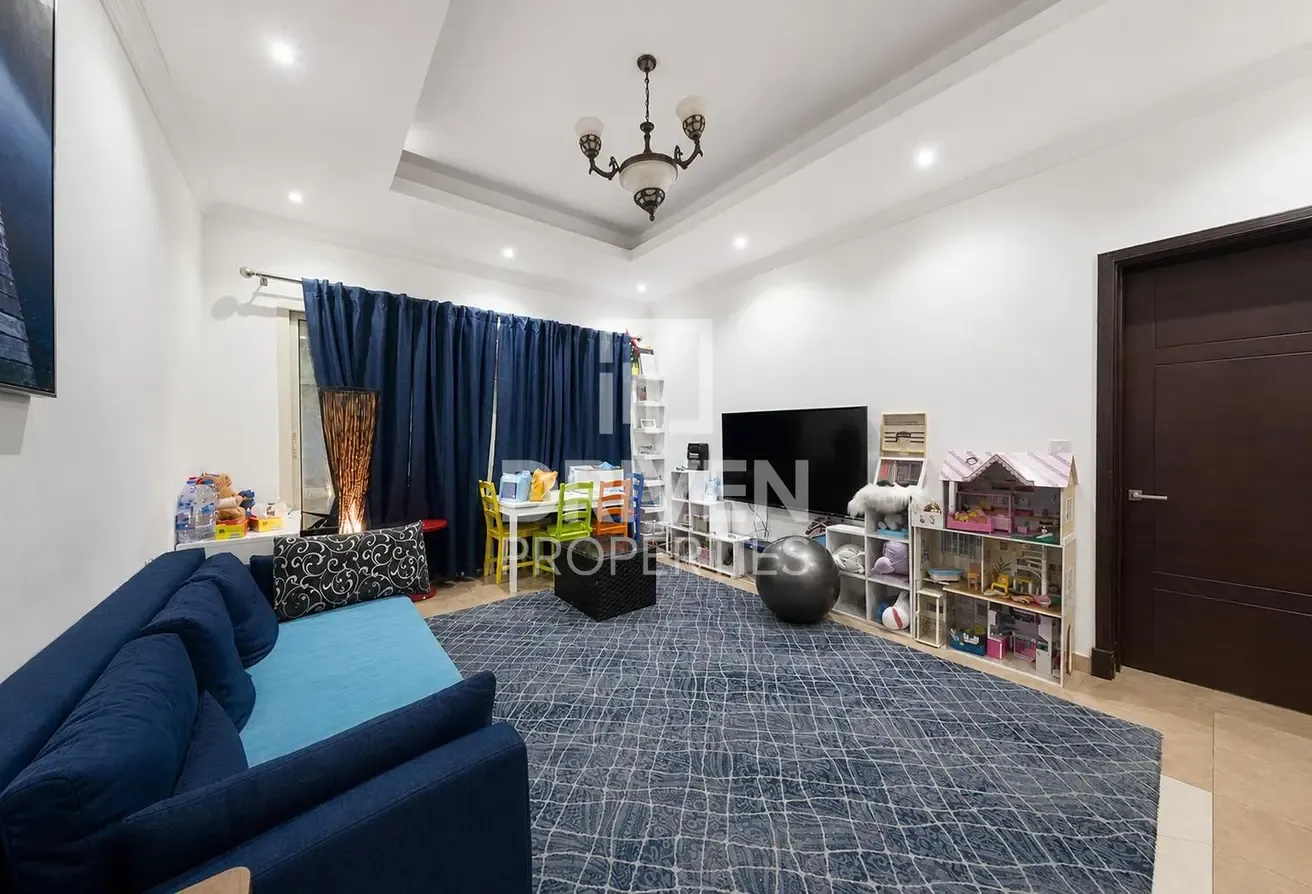 Exceptional Renovation Opportunity | Near to Beach