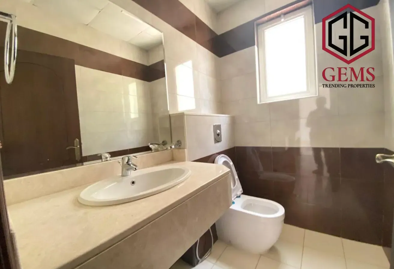 LUXURY VILLA | SHARED POOL & GYM | STUNNING GARDEN
