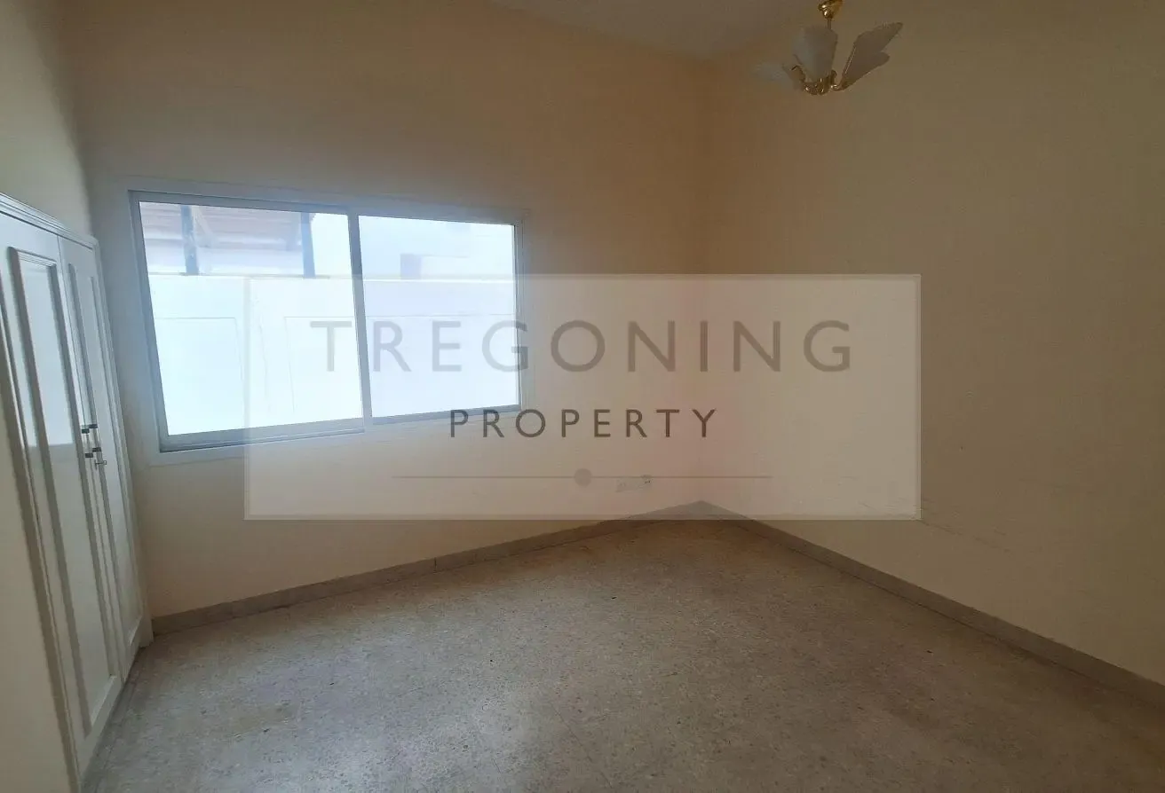 Four bedroom villa located near to kings